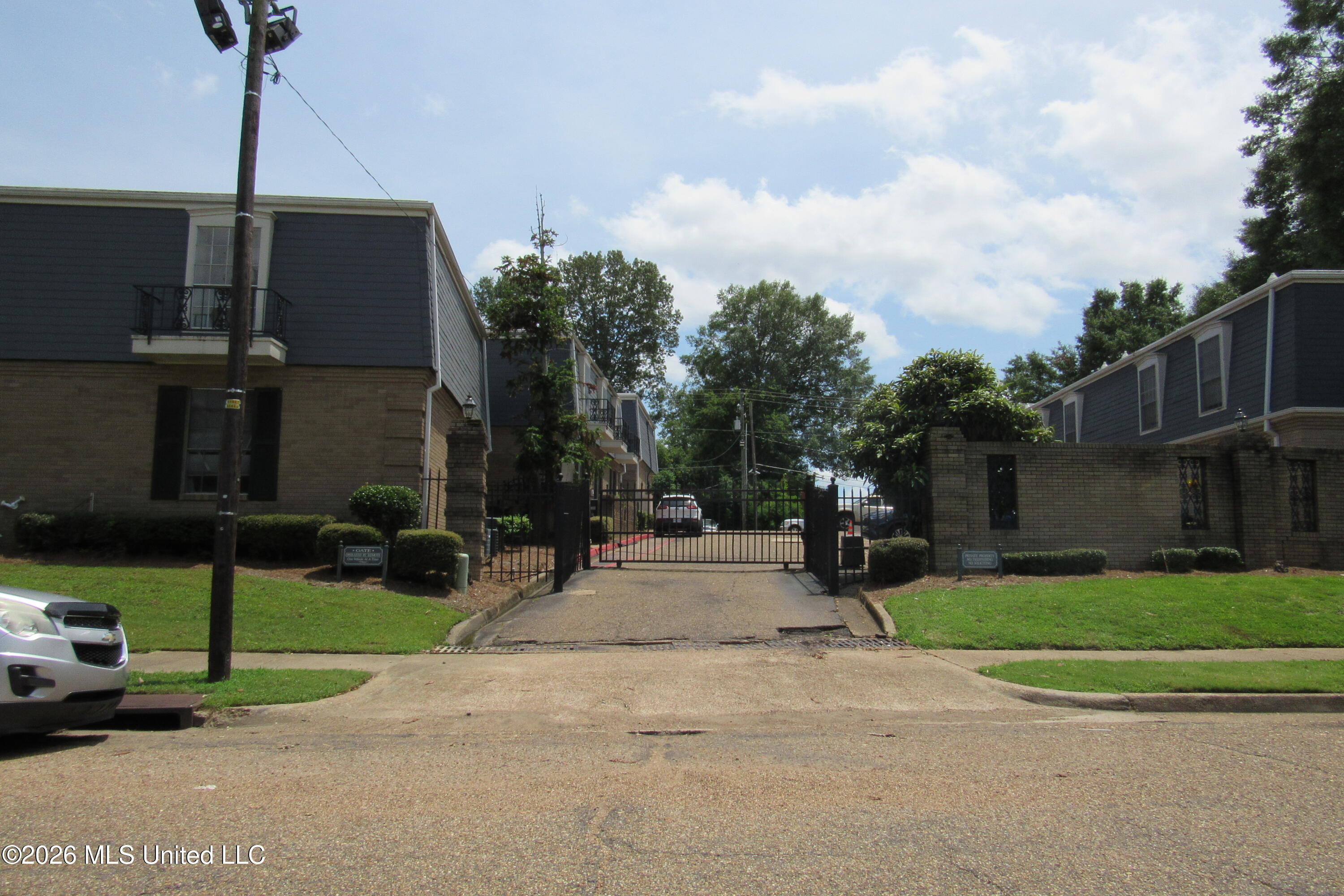 949 Morningside Street Property Photo 2