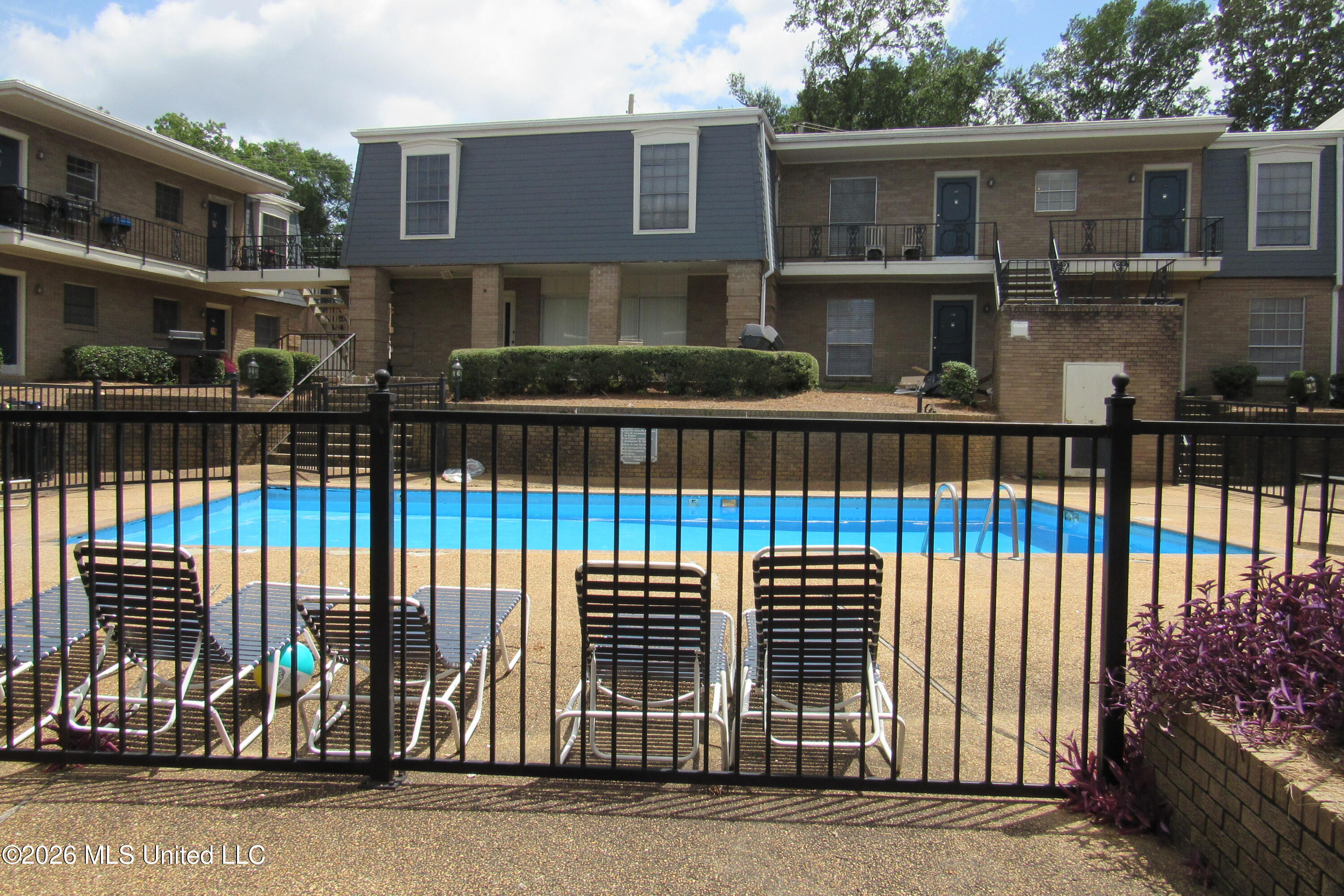 949 Morningside Street Property Photo 3