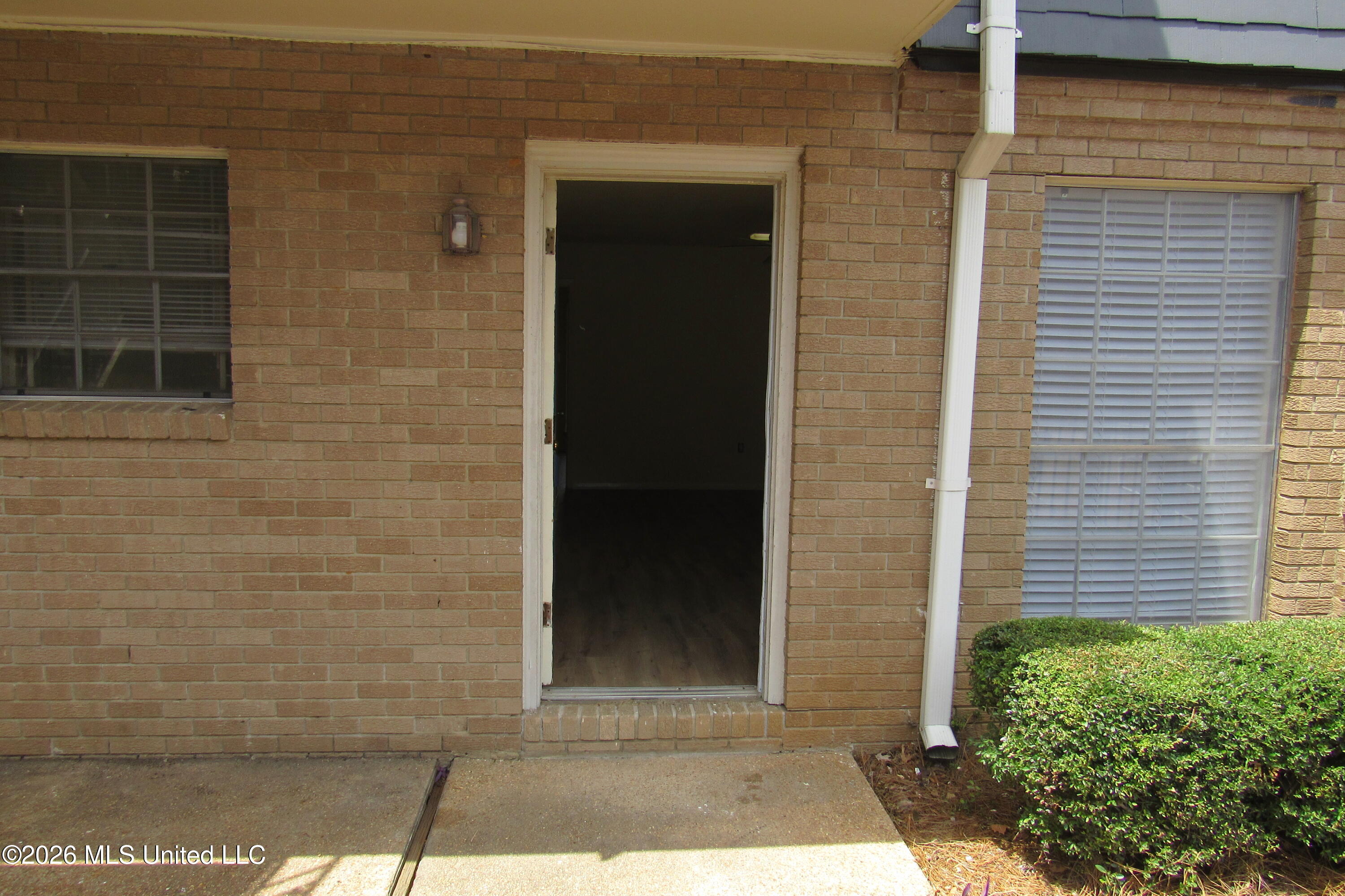 949 Morningside Street Property Photo 4