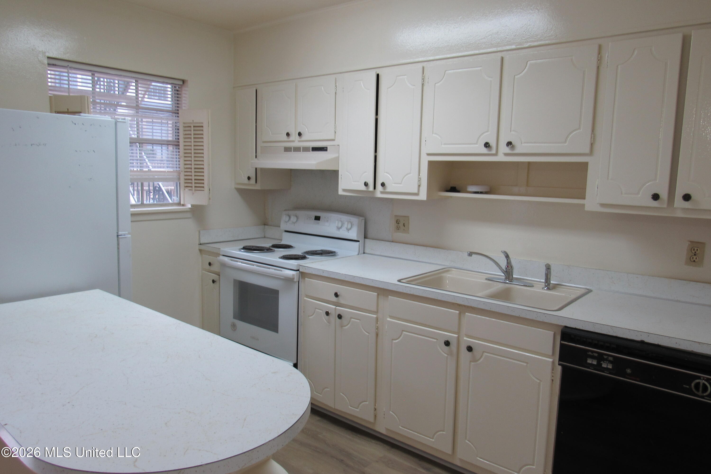 949 Morningside Street Property Photo 11