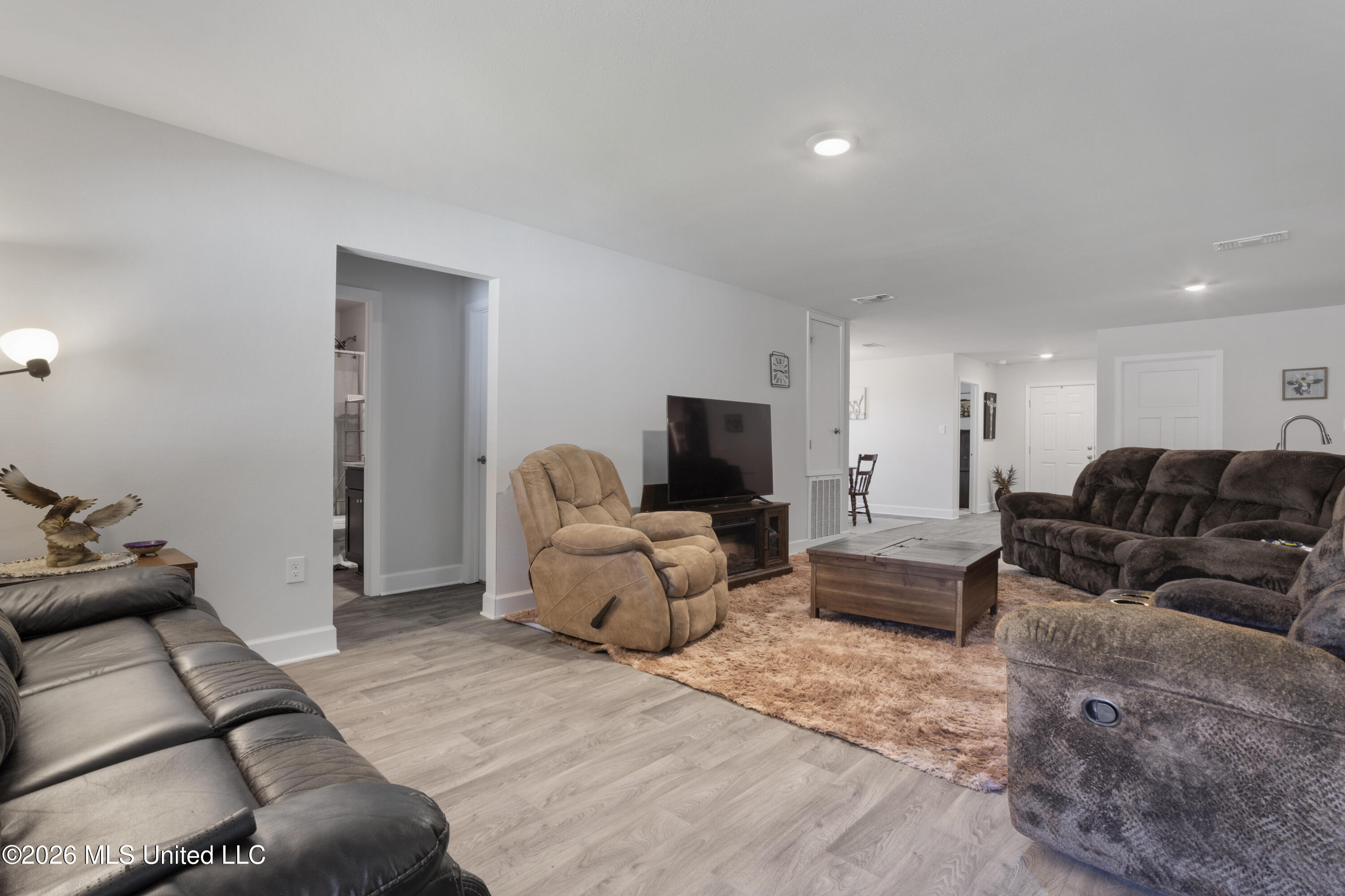 18052 Tiffany Renee Drive Property Photo 5