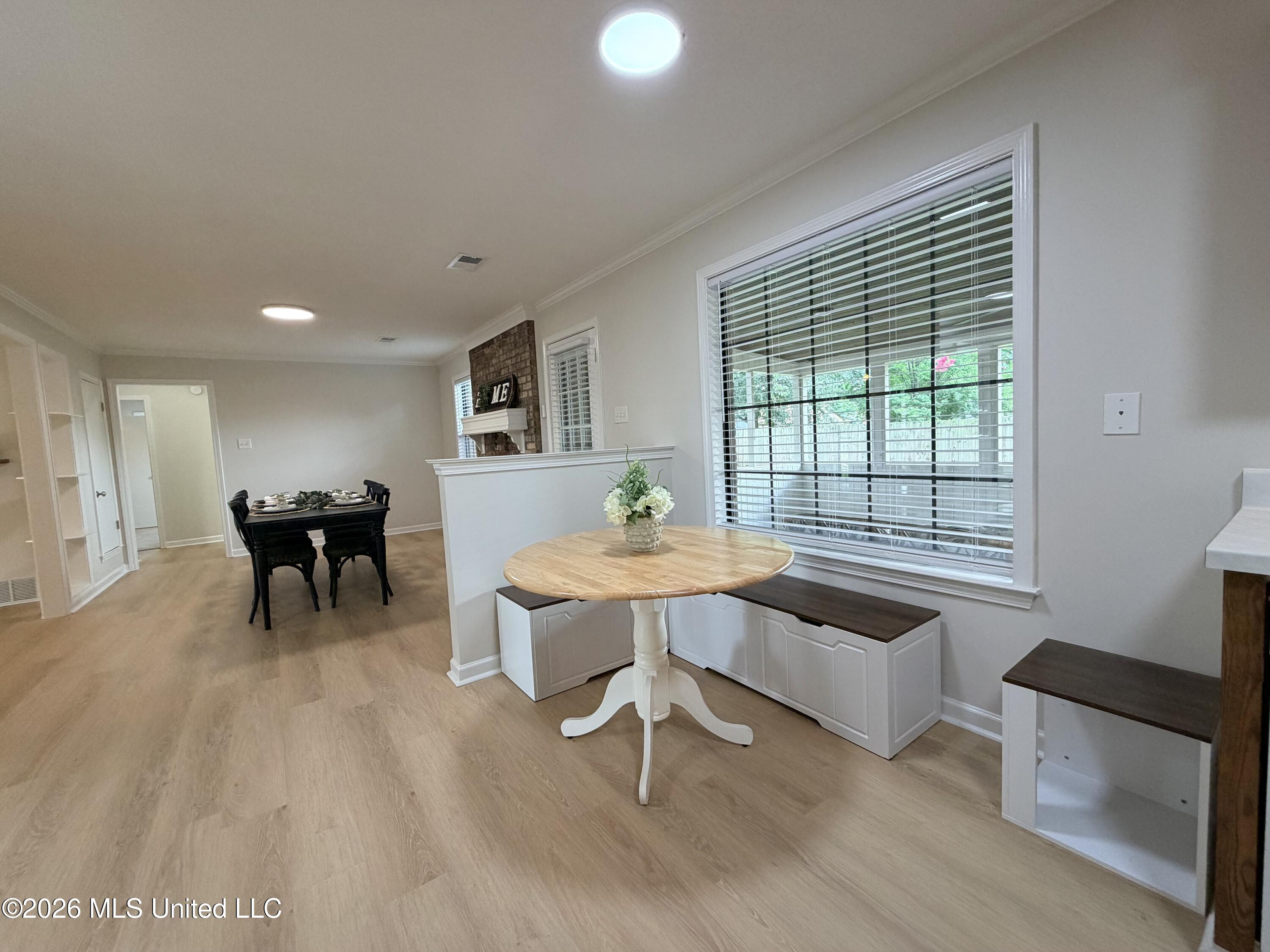 726 Thornwood Drive Property Photo 11