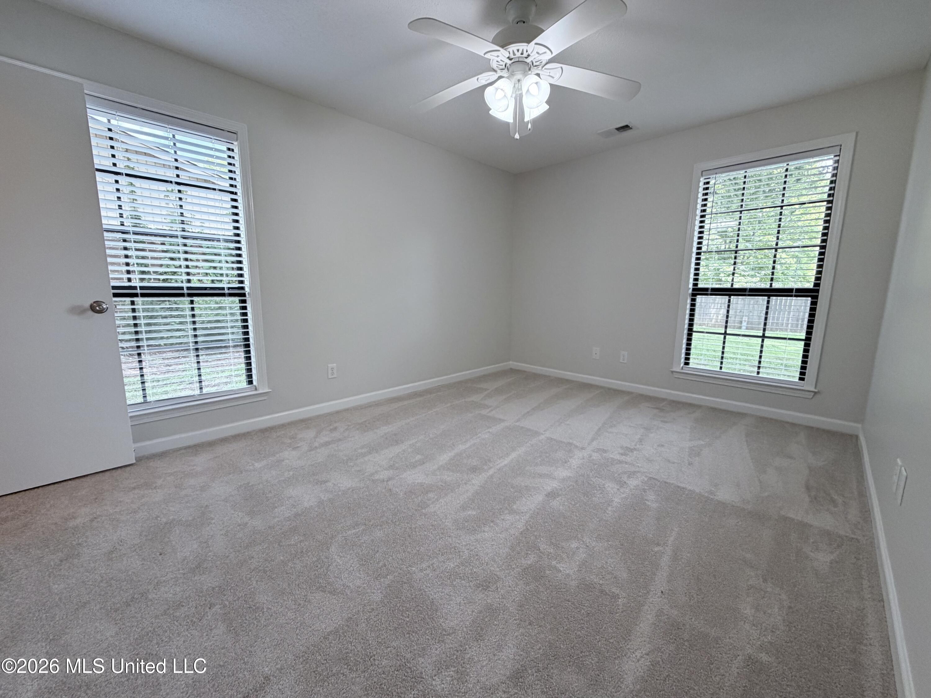 726 Thornwood Drive Property Photo 15