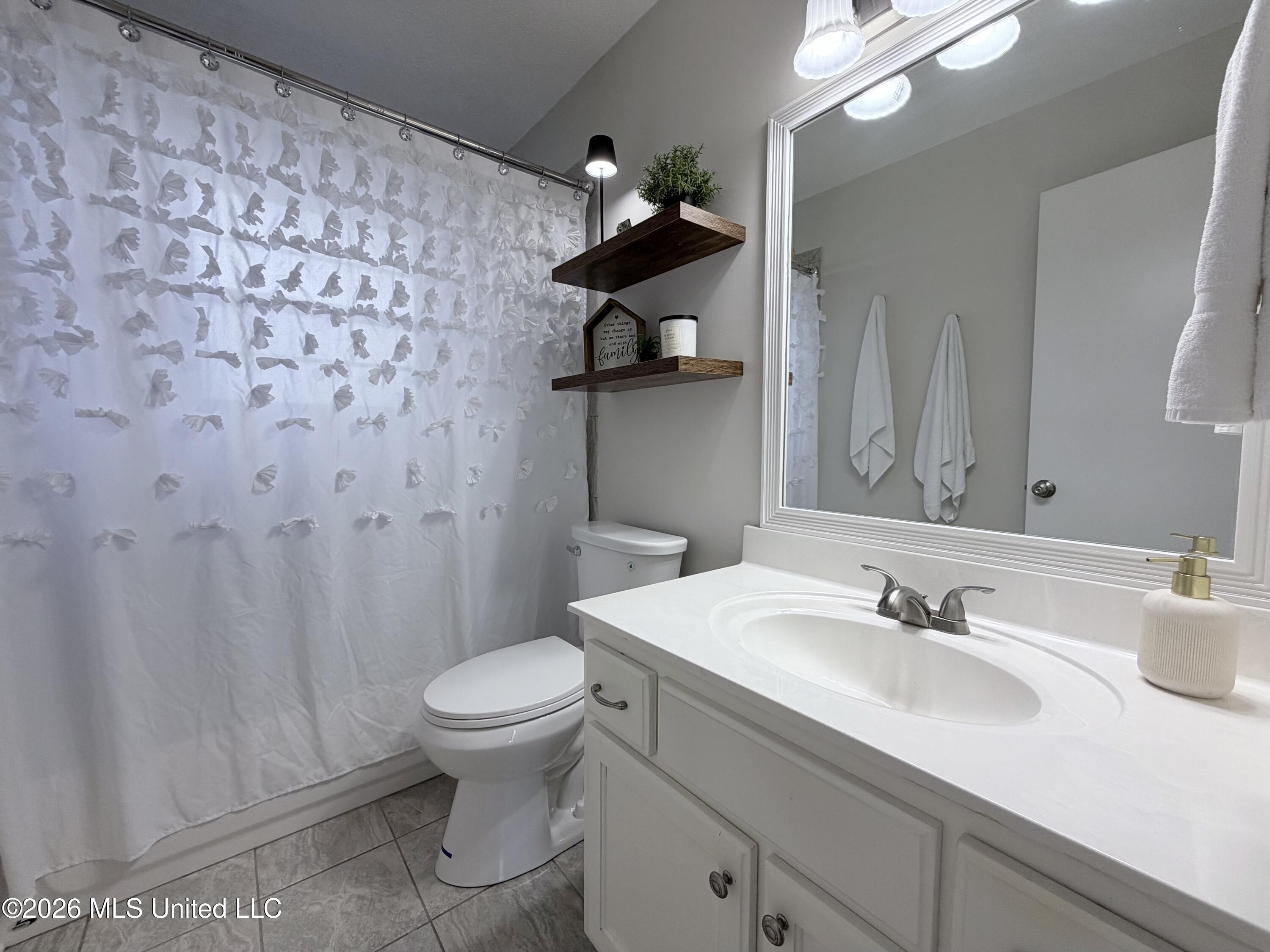 726 Thornwood Drive Property Photo 16