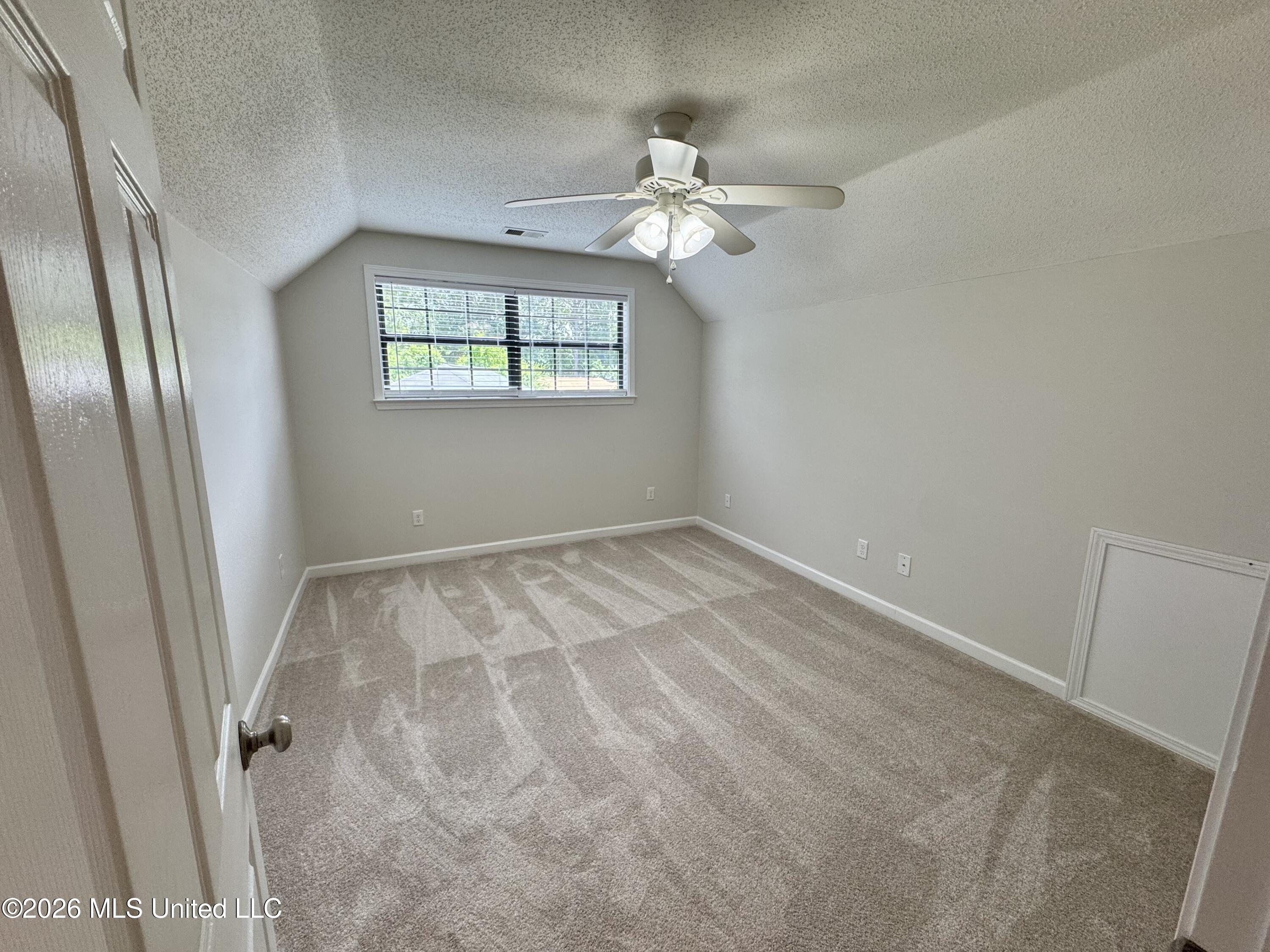 726 Thornwood Drive Property Photo 18