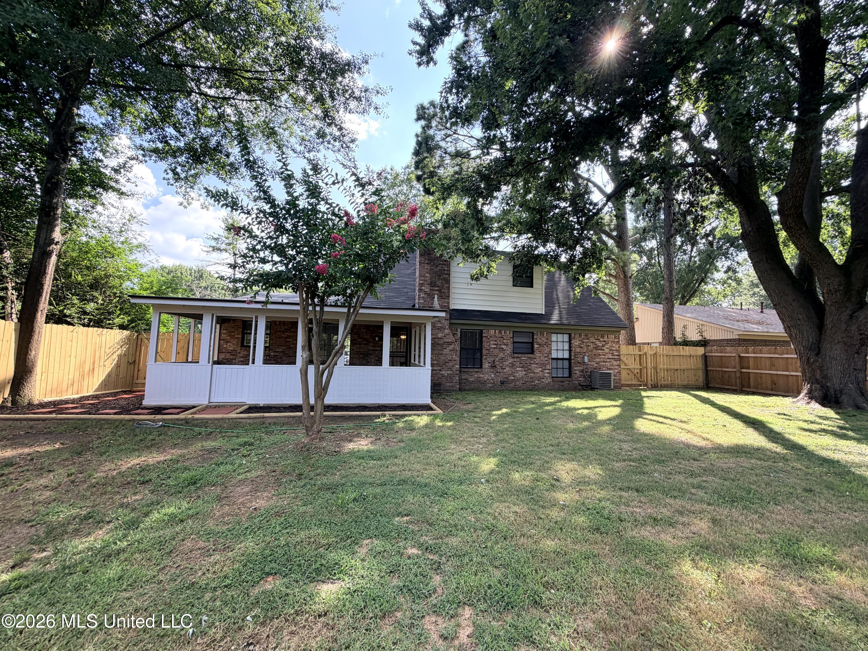 726 Thornwood Drive Property Photo 25