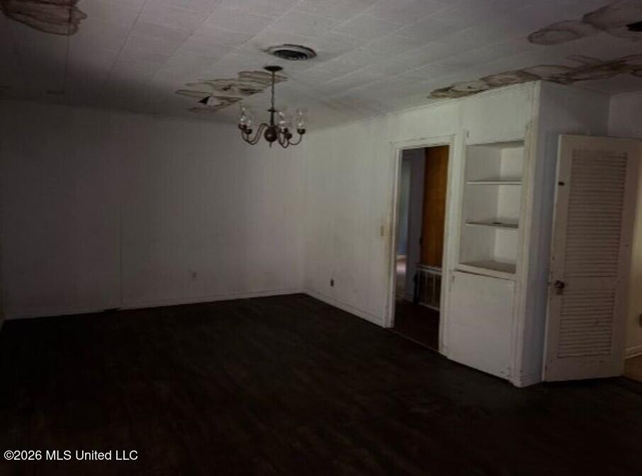 1123 Broadmoor Avenue Property Photo 2