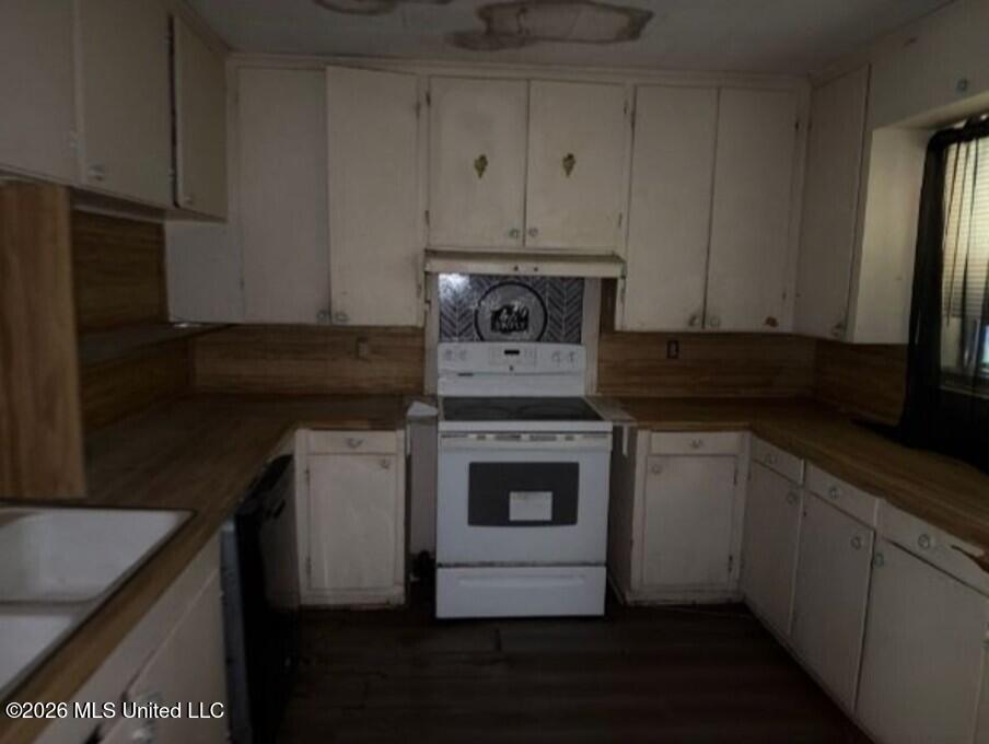 1123 Broadmoor Avenue Property Photo 5