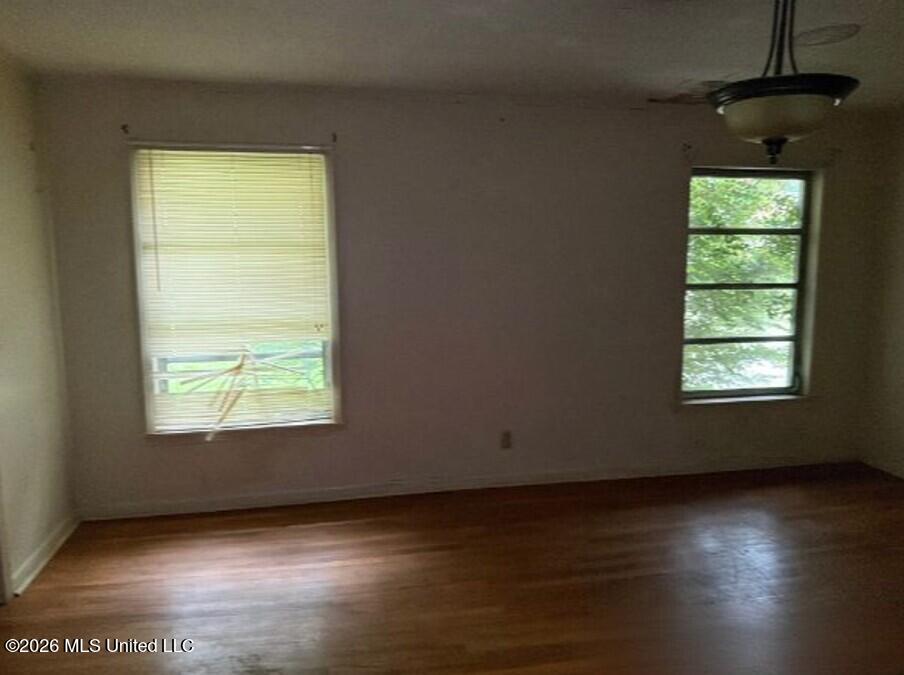 1123 Broadmoor Avenue Property Photo 6