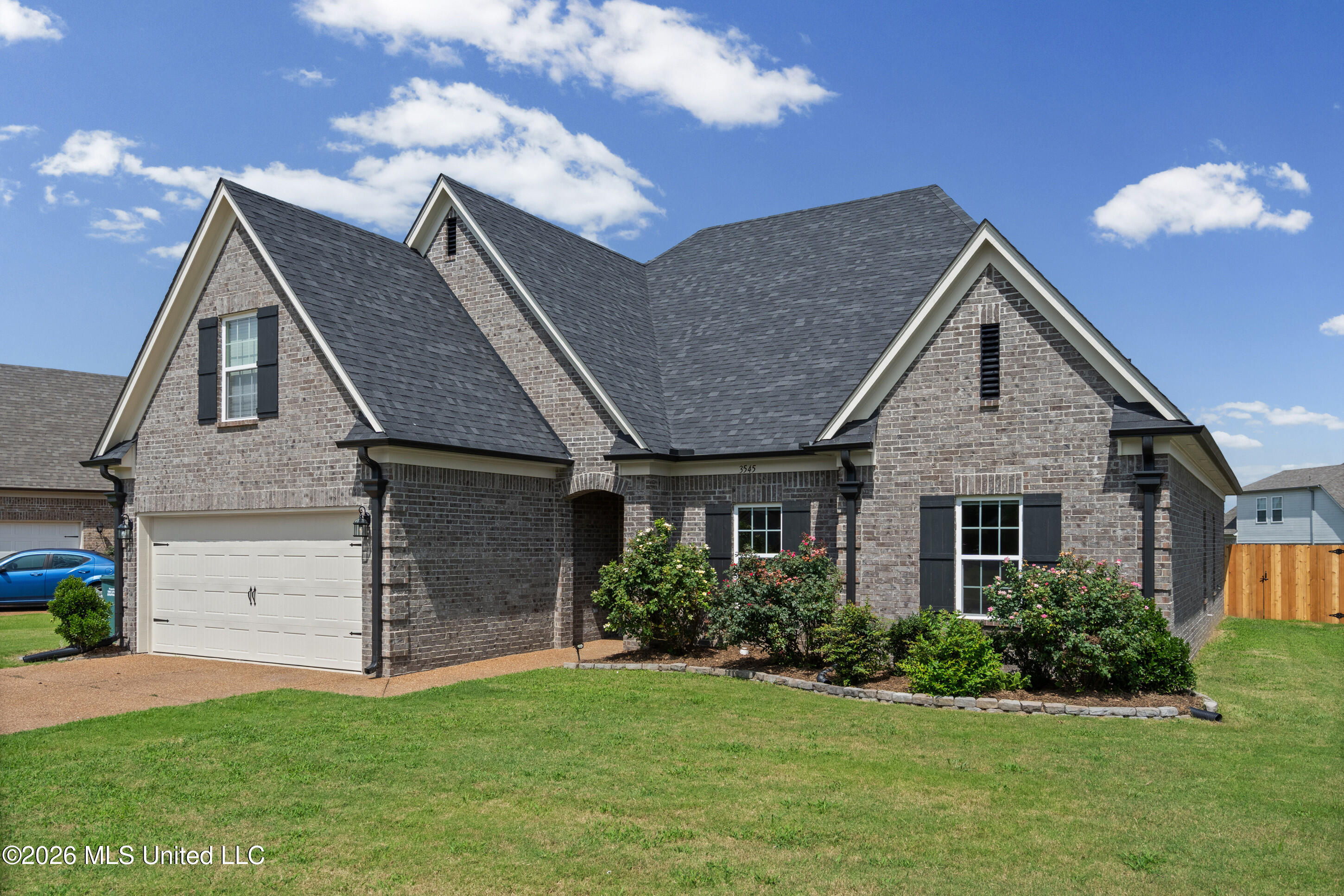 3545 Dandridge Terrace Property Photo 2