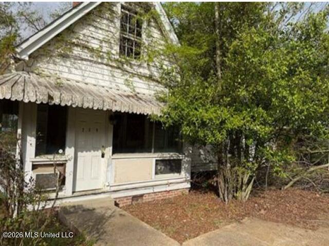 256 W Main Street