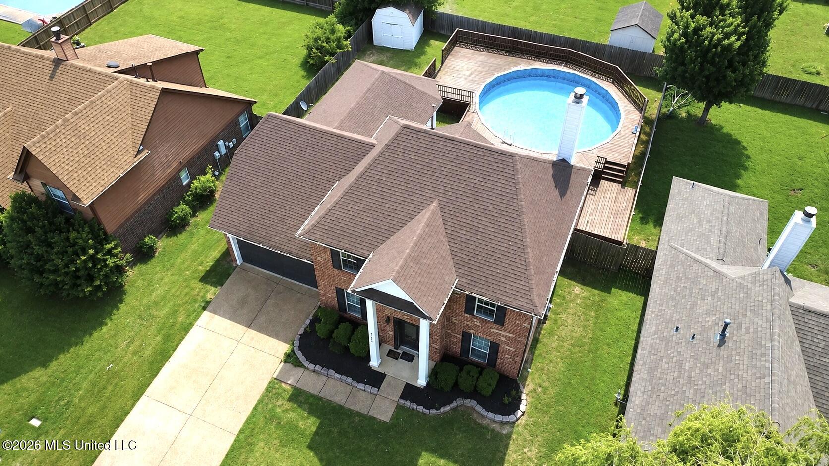 7184 Hunter Forest Drive Property Photo 3