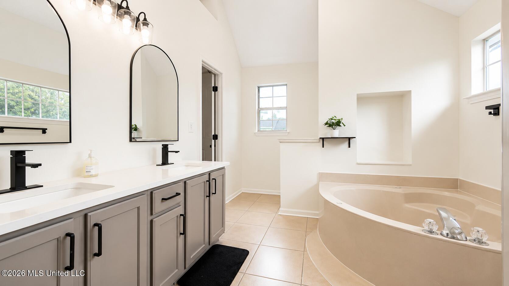 7184 Hunter Forest Drive Property Photo 15