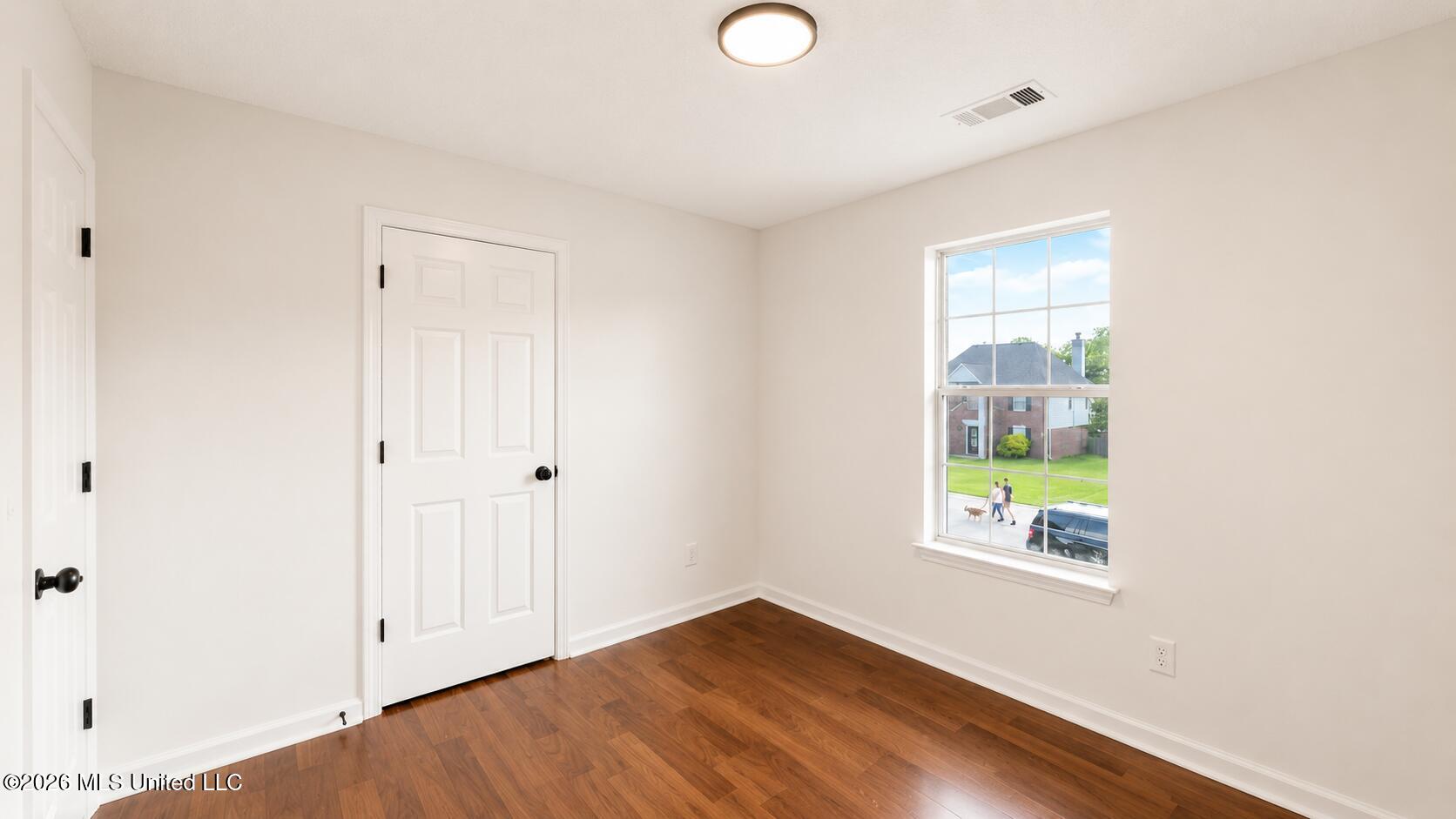 7184 Hunter Forest Drive Property Photo 23
