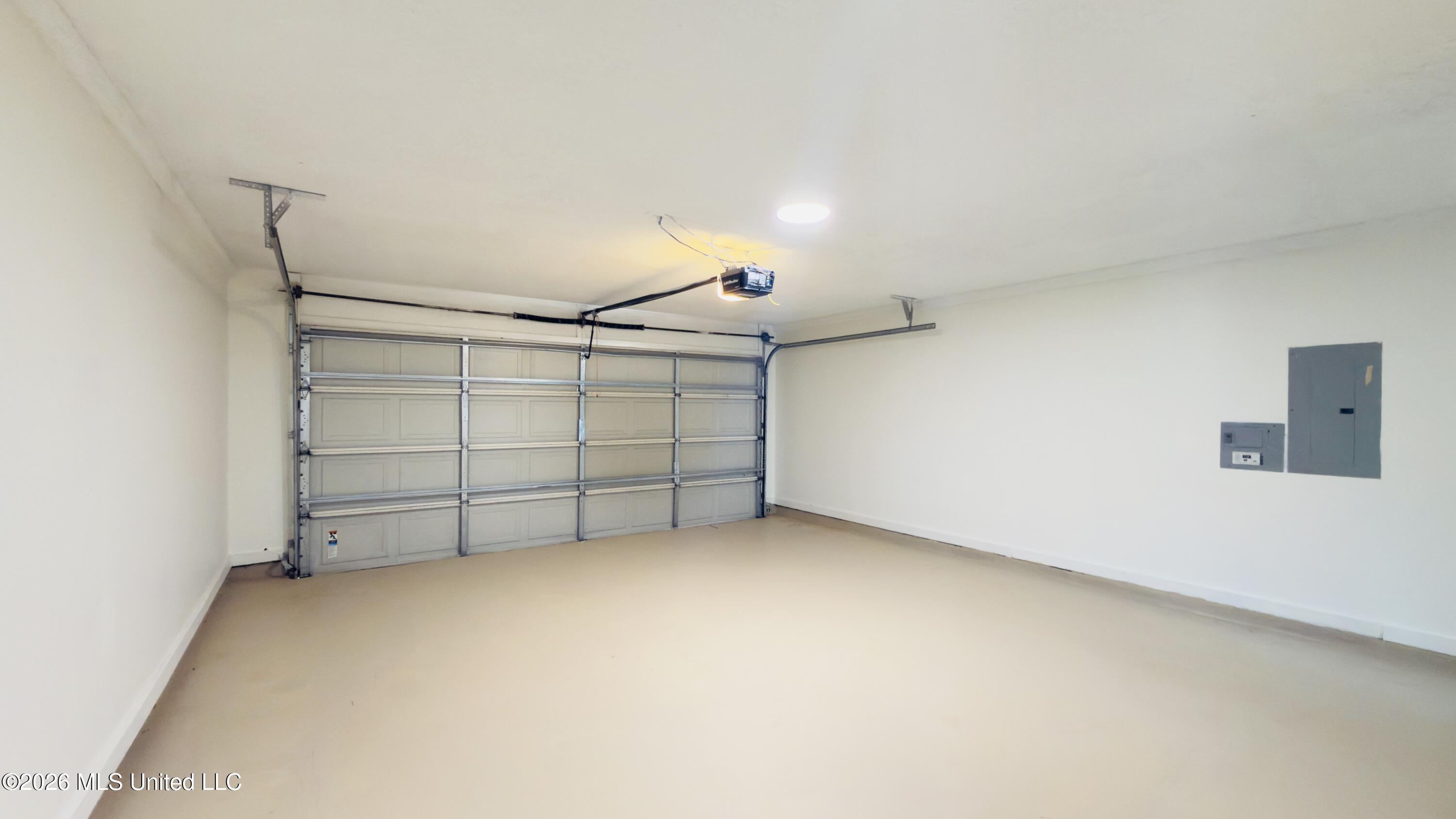 7184 Hunter Forest Drive Property Photo 26
