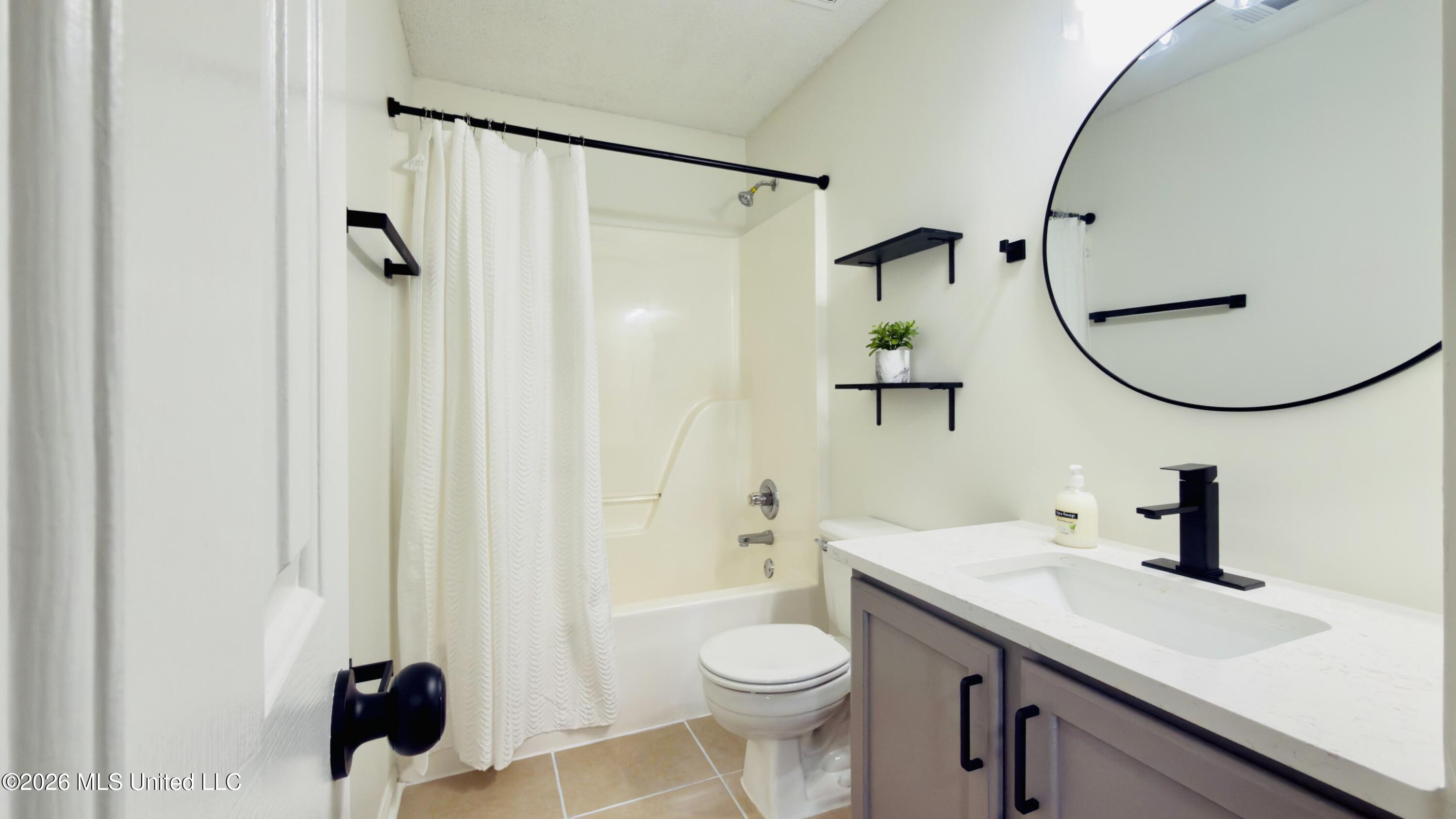 7184 Hunter Forest Drive Property Photo 32