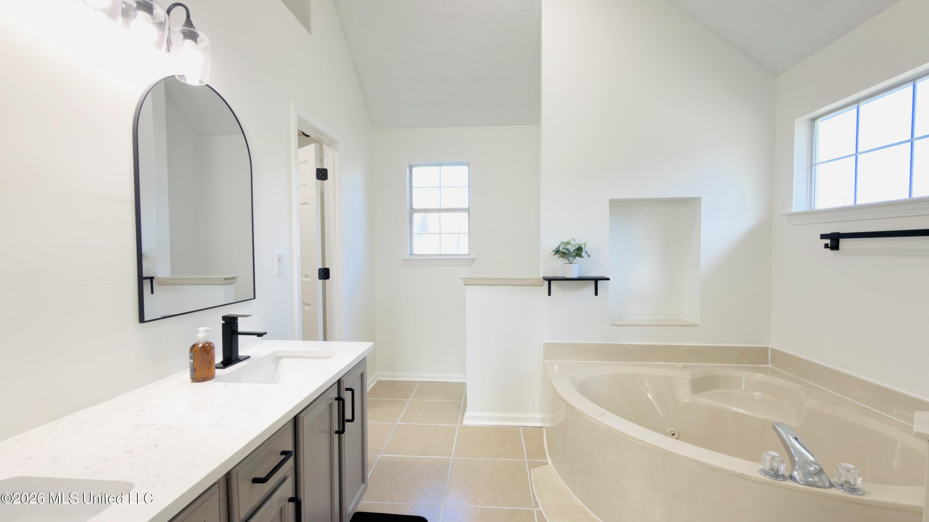 7184 Hunter Forest Drive Property Photo 33