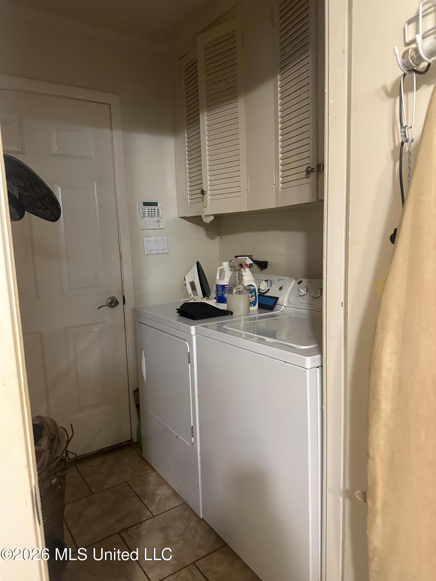 751 Neering Trail Property Photo 16