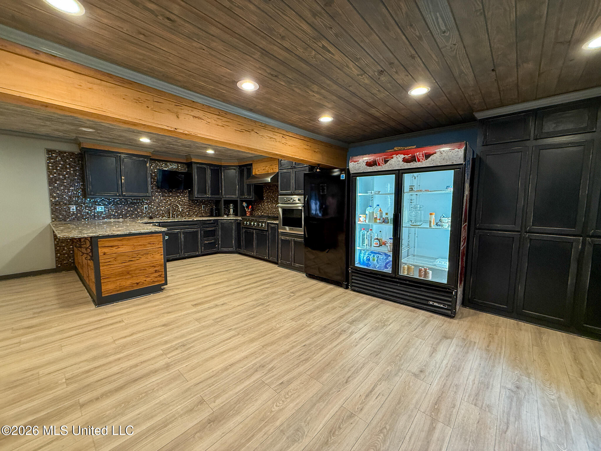 200 Stonington Drive Property Photo 4