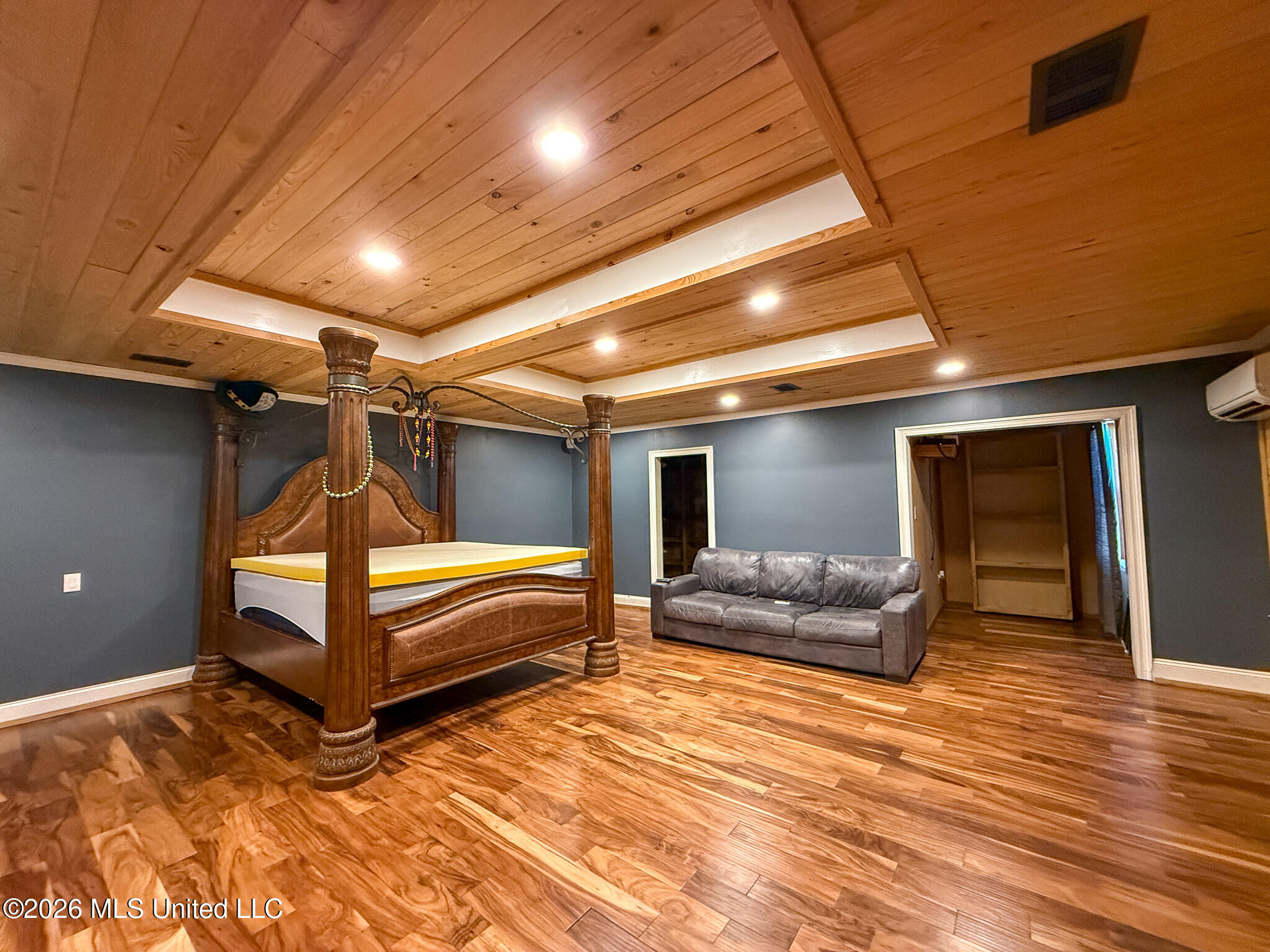 200 Stonington Drive Property Photo 8