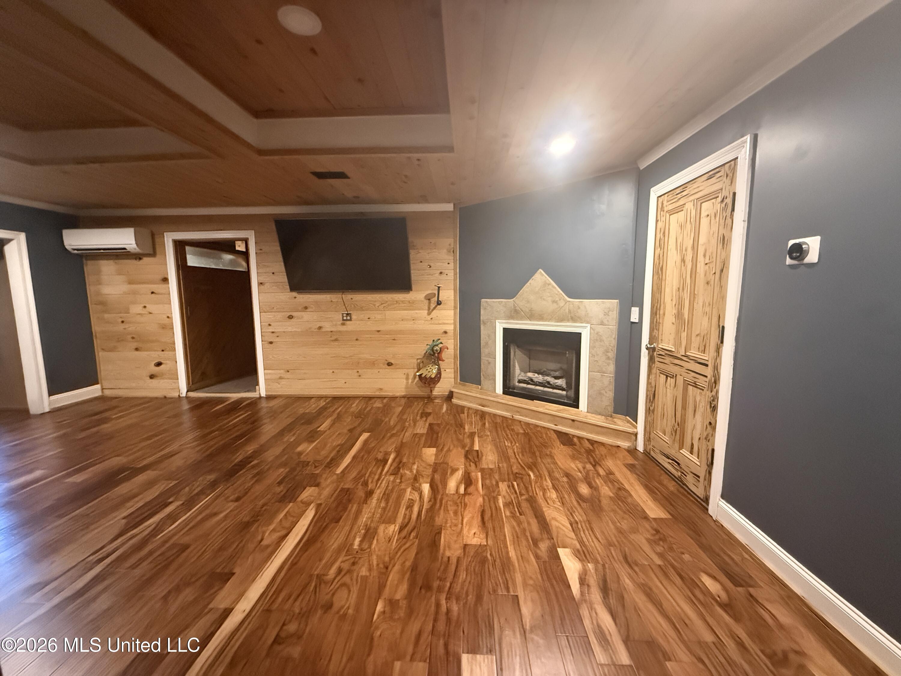 200 Stonington Drive Property Photo 9