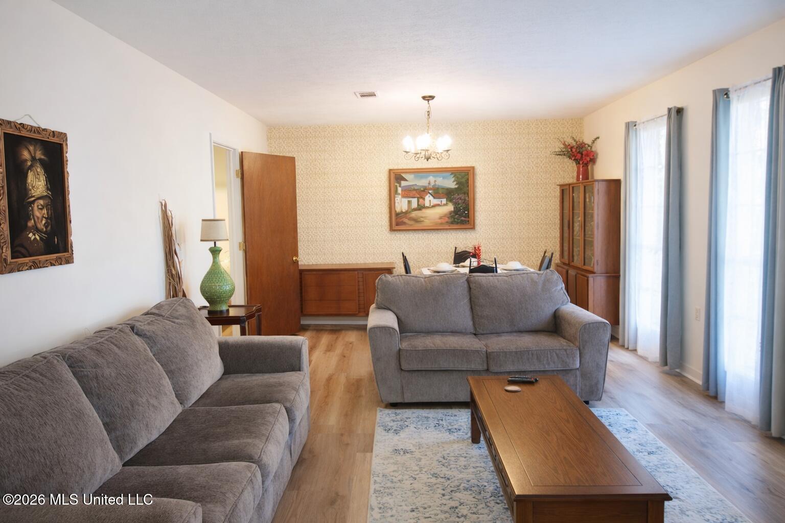 3407 Dundee Lane Property Photo 5