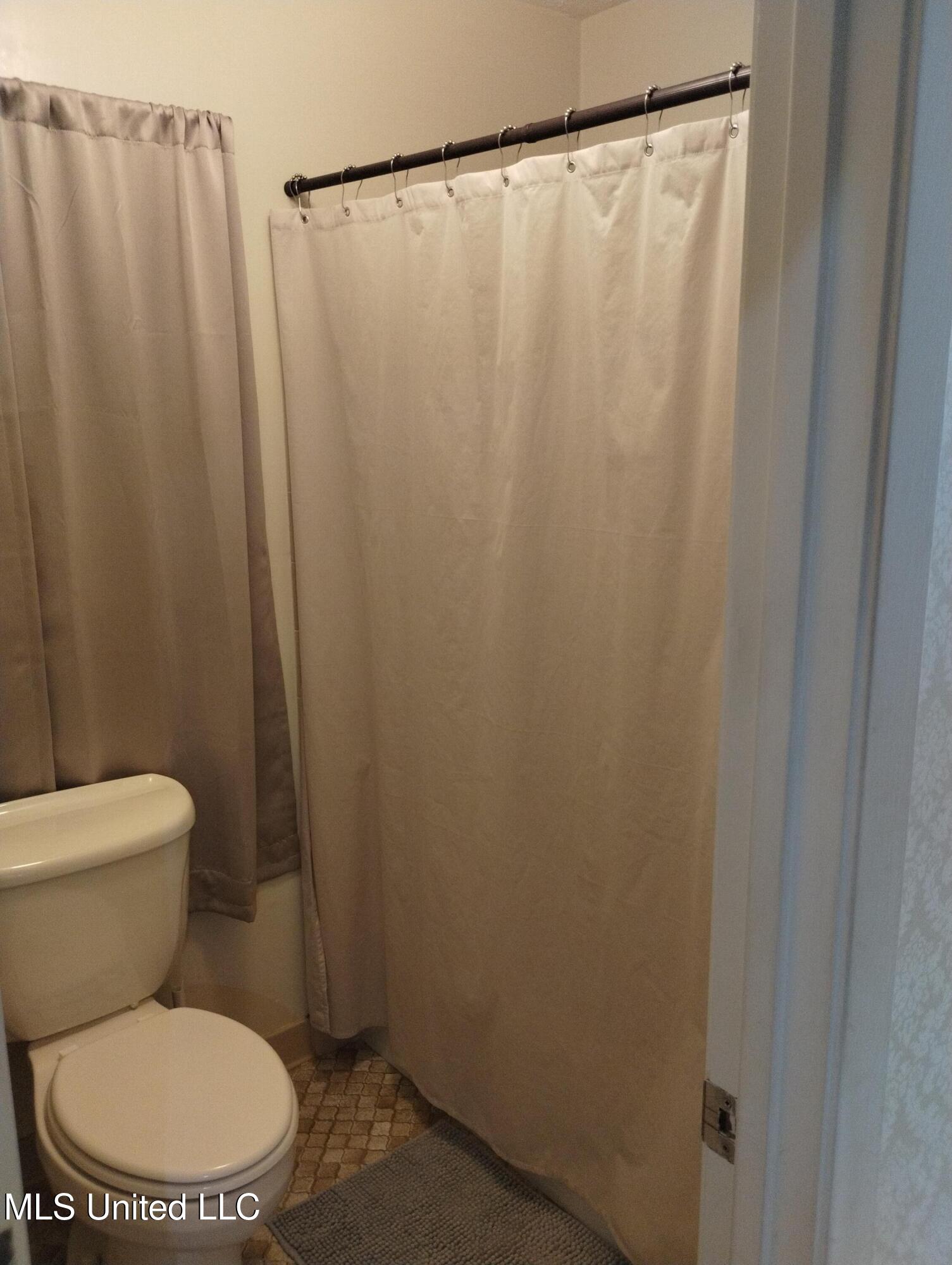 3407 Dundee Lane Property Photo 7