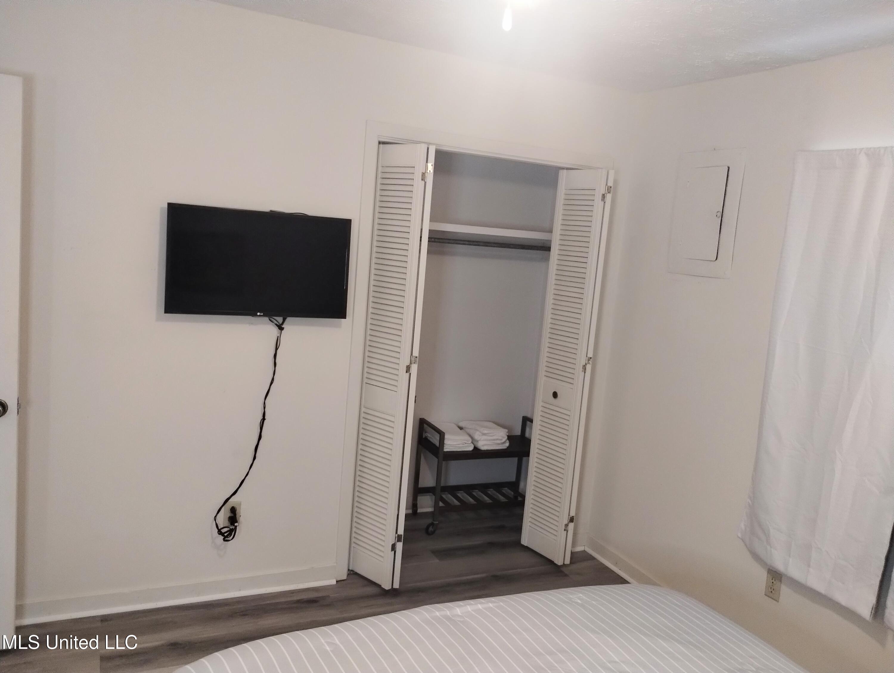 3407 Dundee Lane Property Photo 11