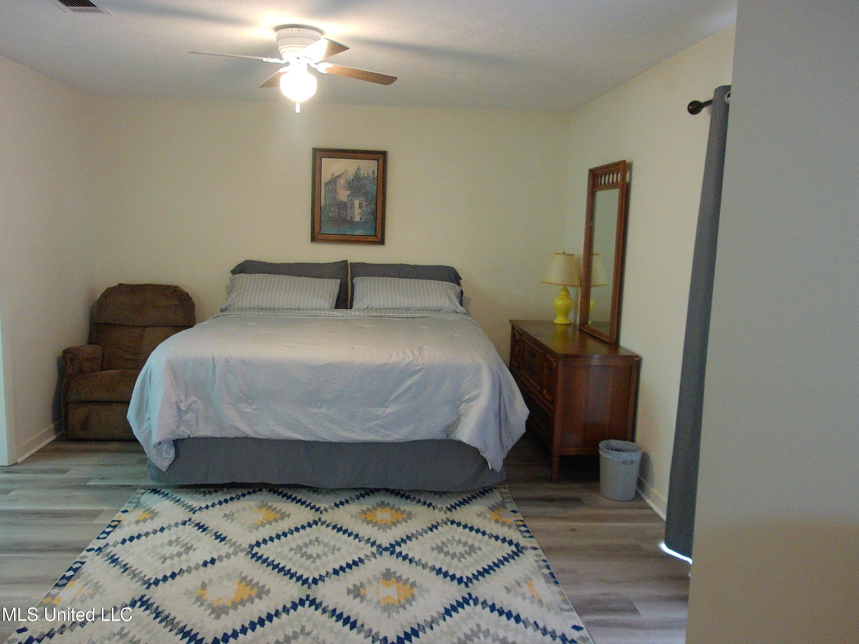 3407 Dundee Lane Property Photo 12