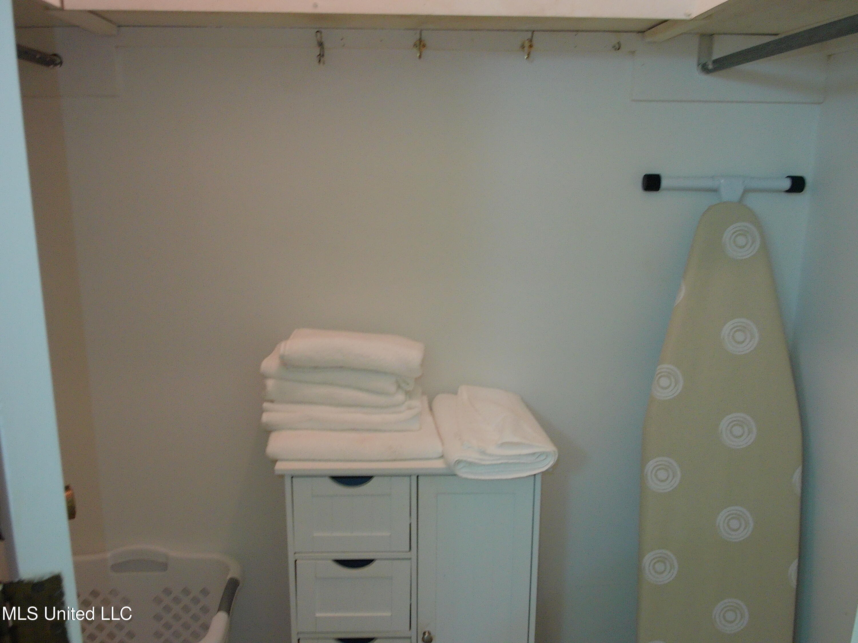 3407 Dundee Lane Property Photo 14