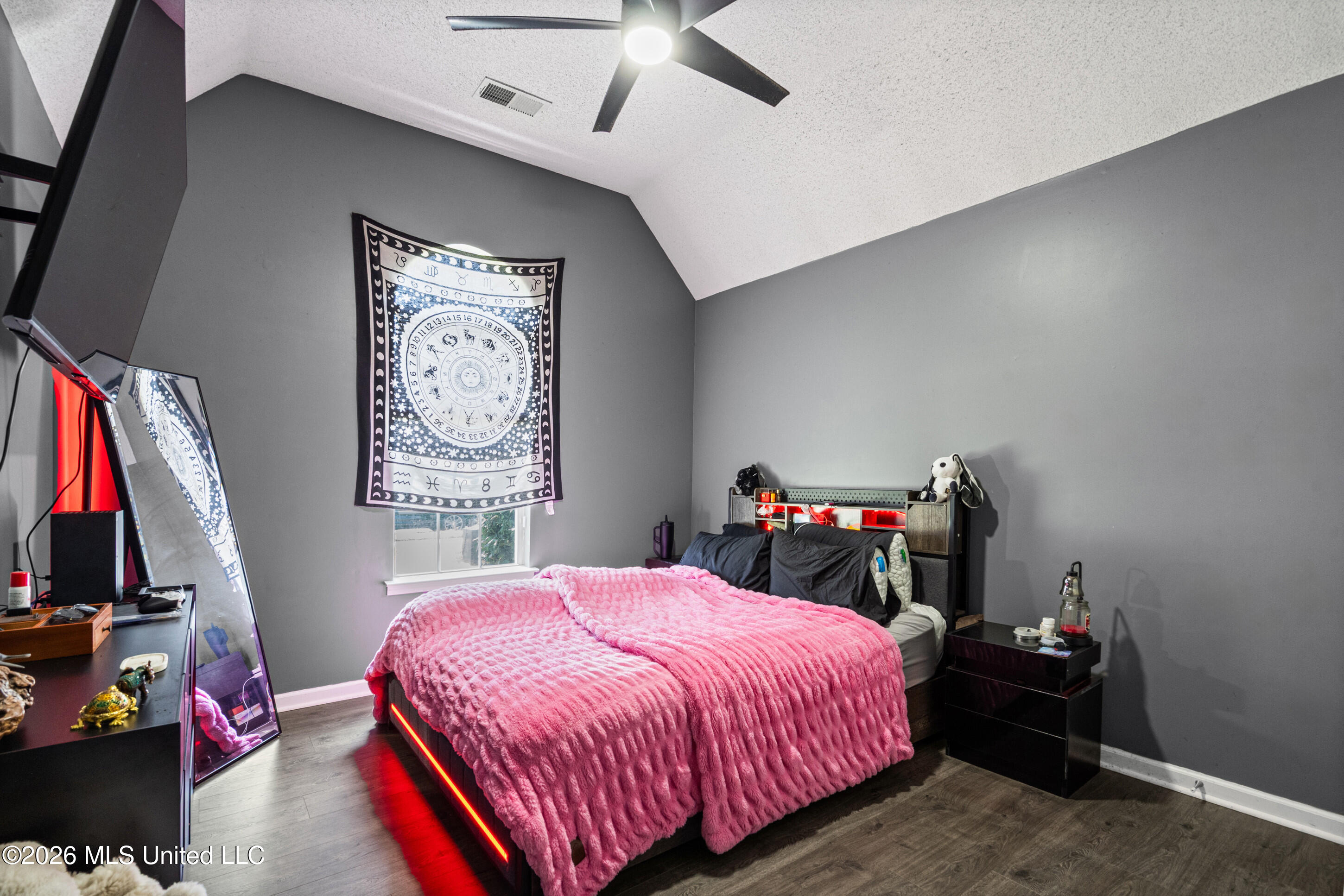 9768 Crape Myrtle Drive Property Photo 16