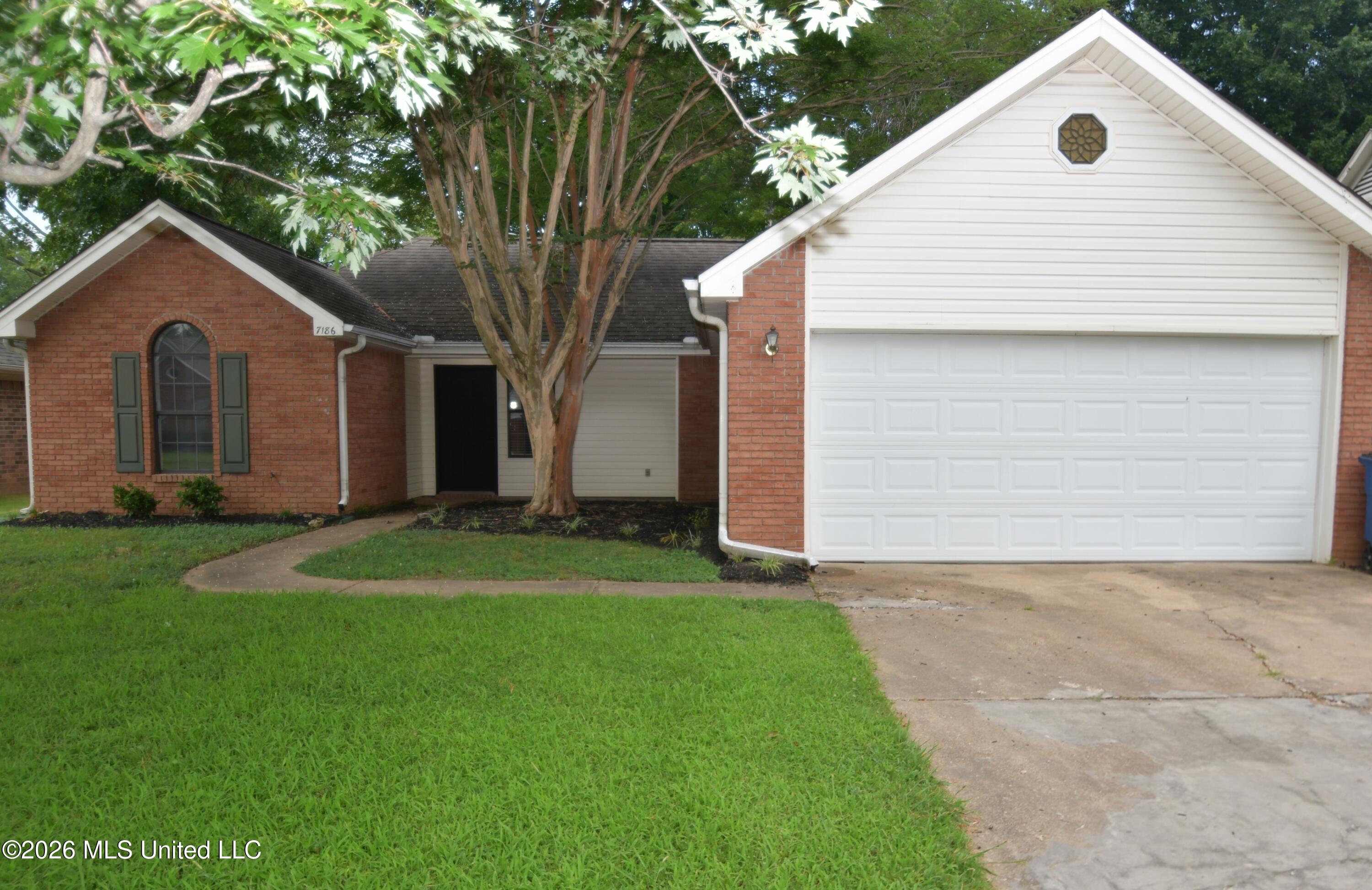 7186 Goodman Ridge Drive Property Photo 1
