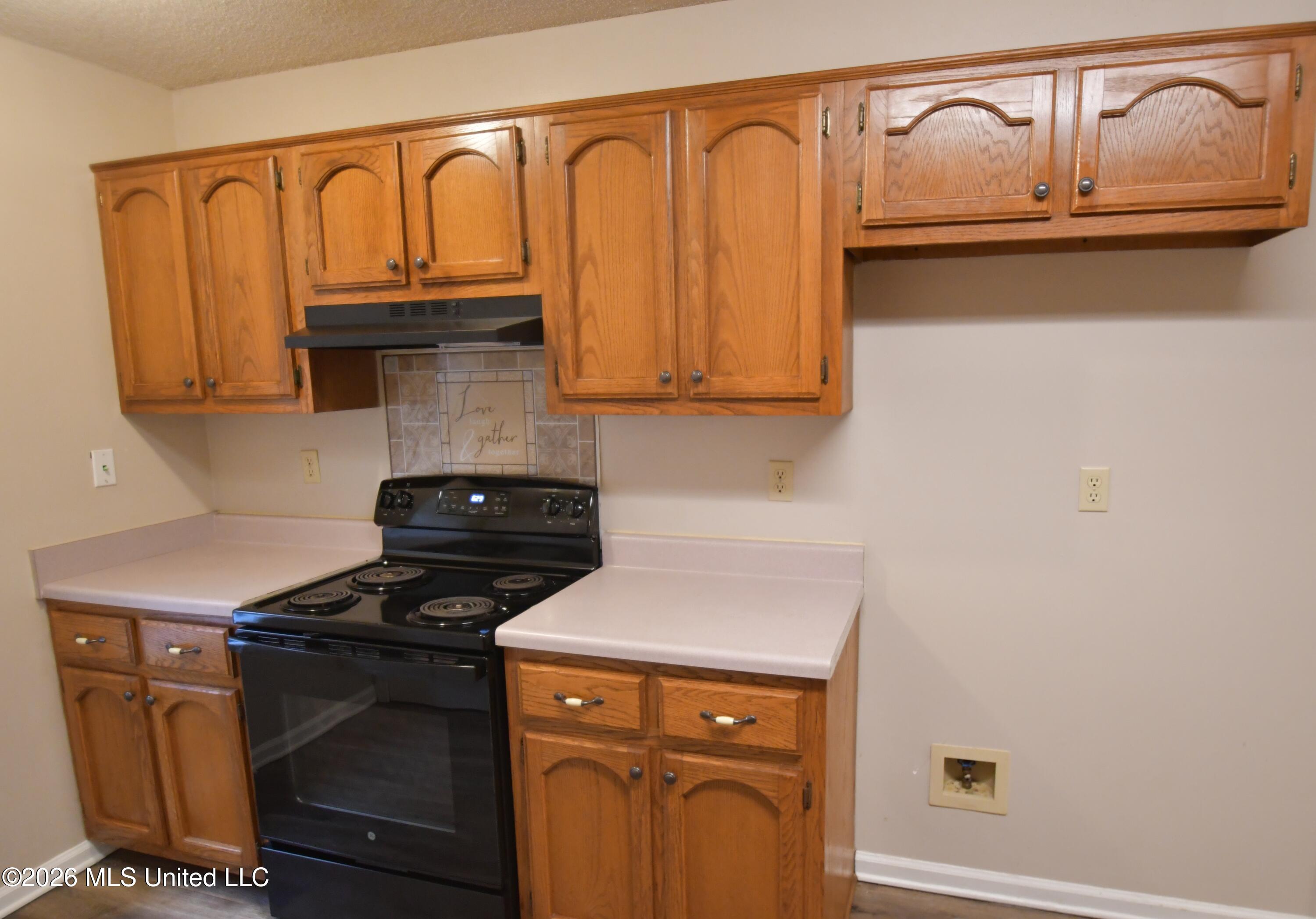 7186 Goodman Ridge Drive Property Photo 2