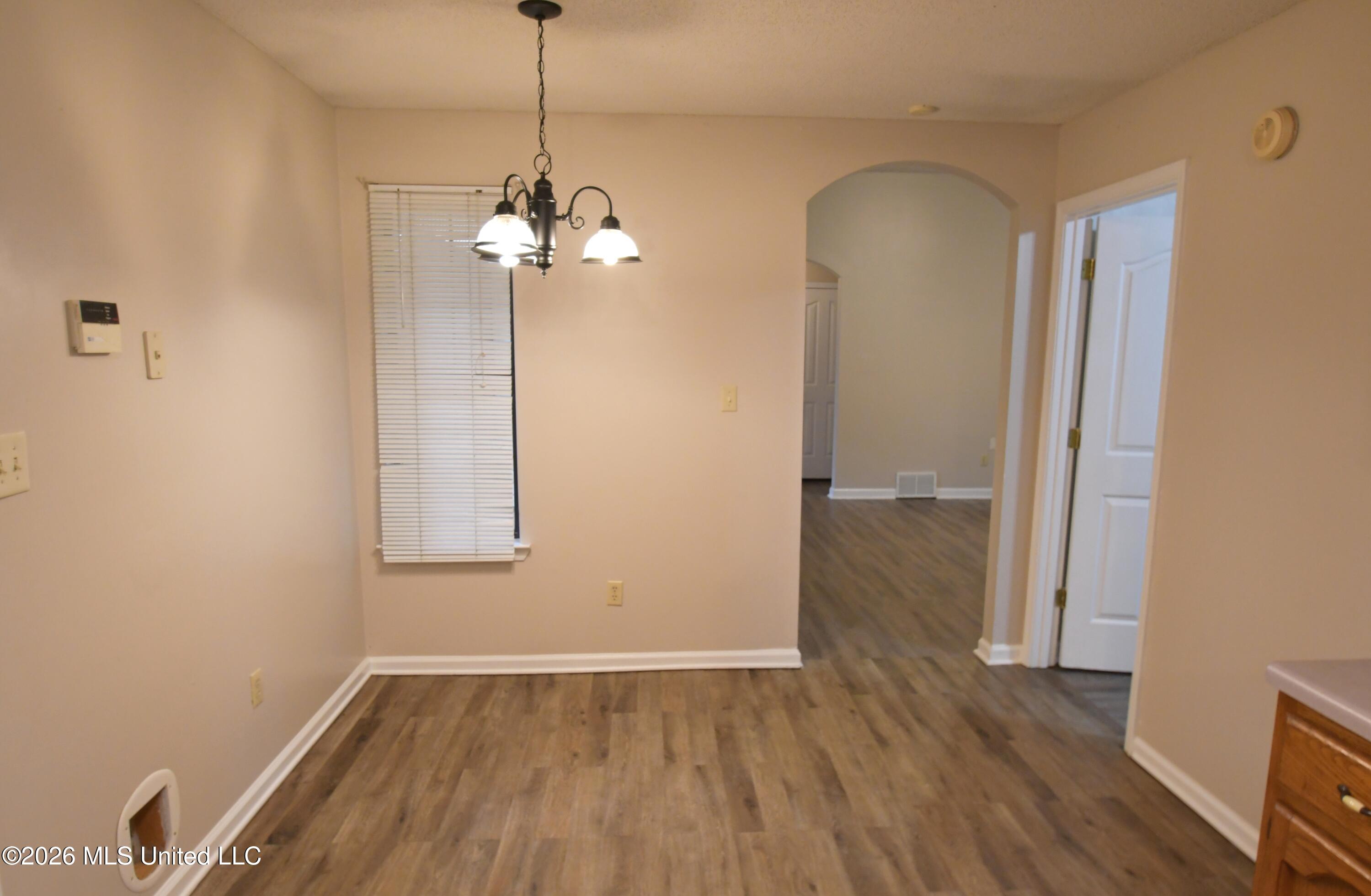 7186 Goodman Ridge Drive Property Photo 5