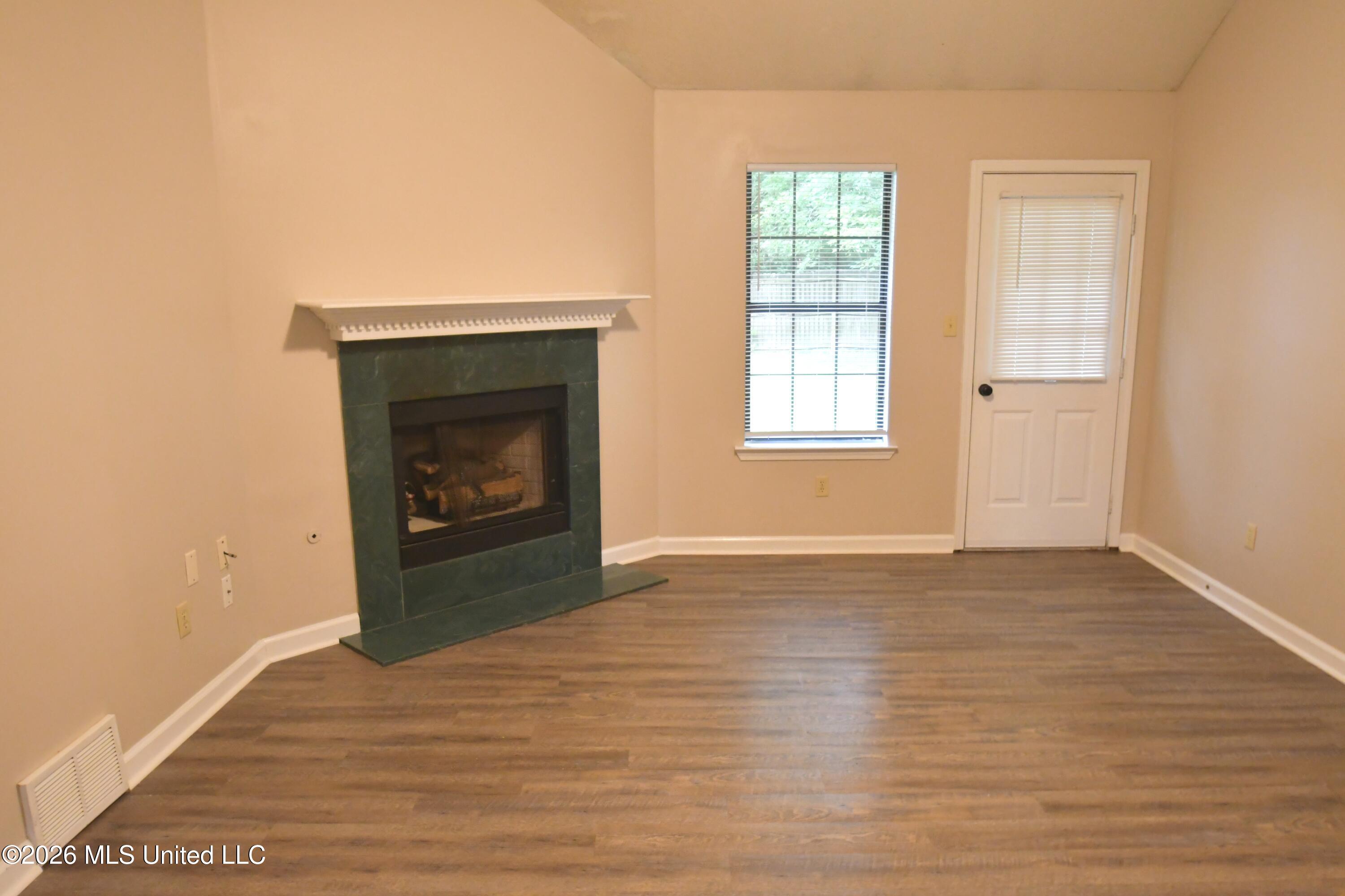 7186 Goodman Ridge Drive Property Photo 6