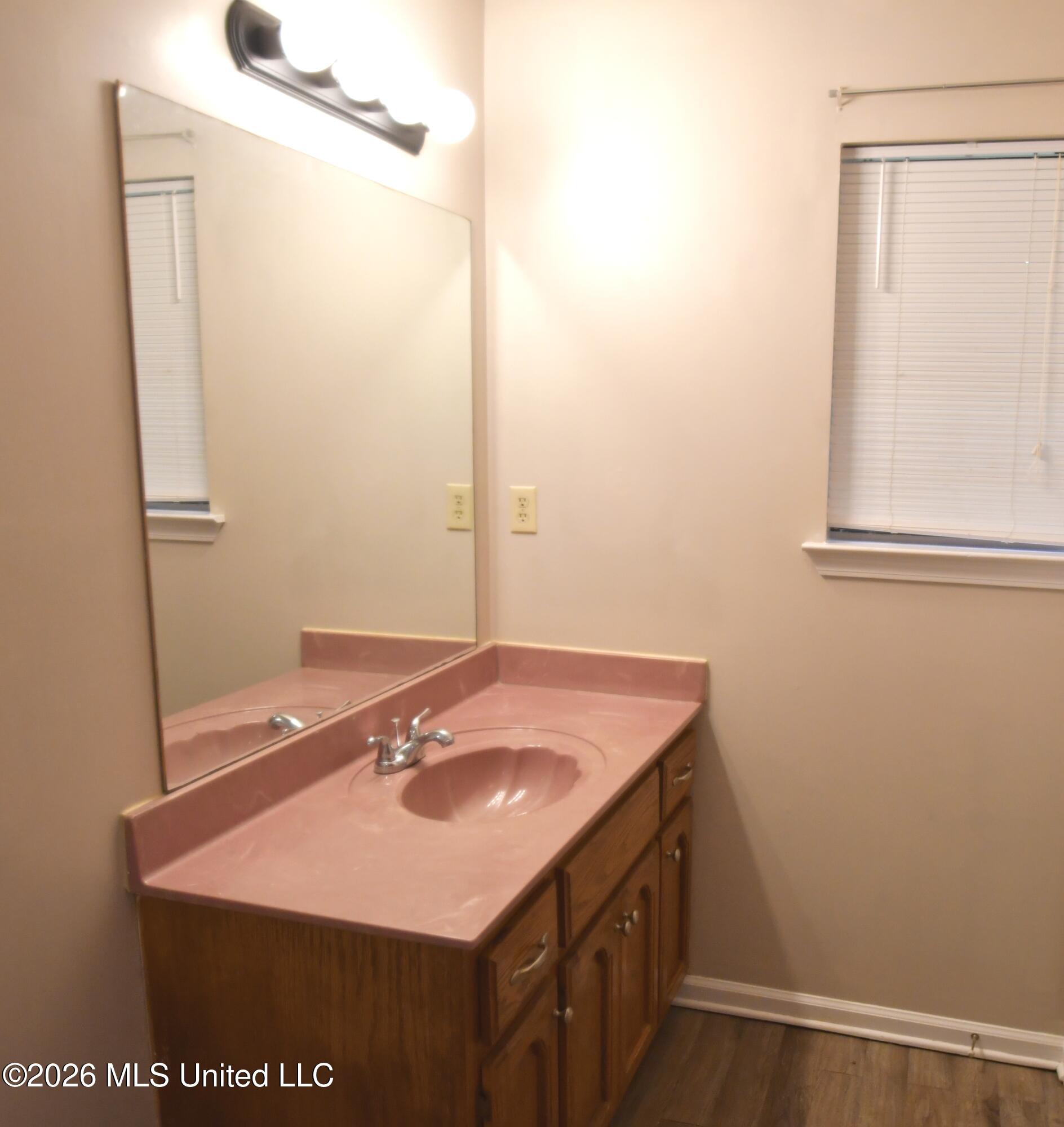 7186 Goodman Ridge Drive Property Photo 9