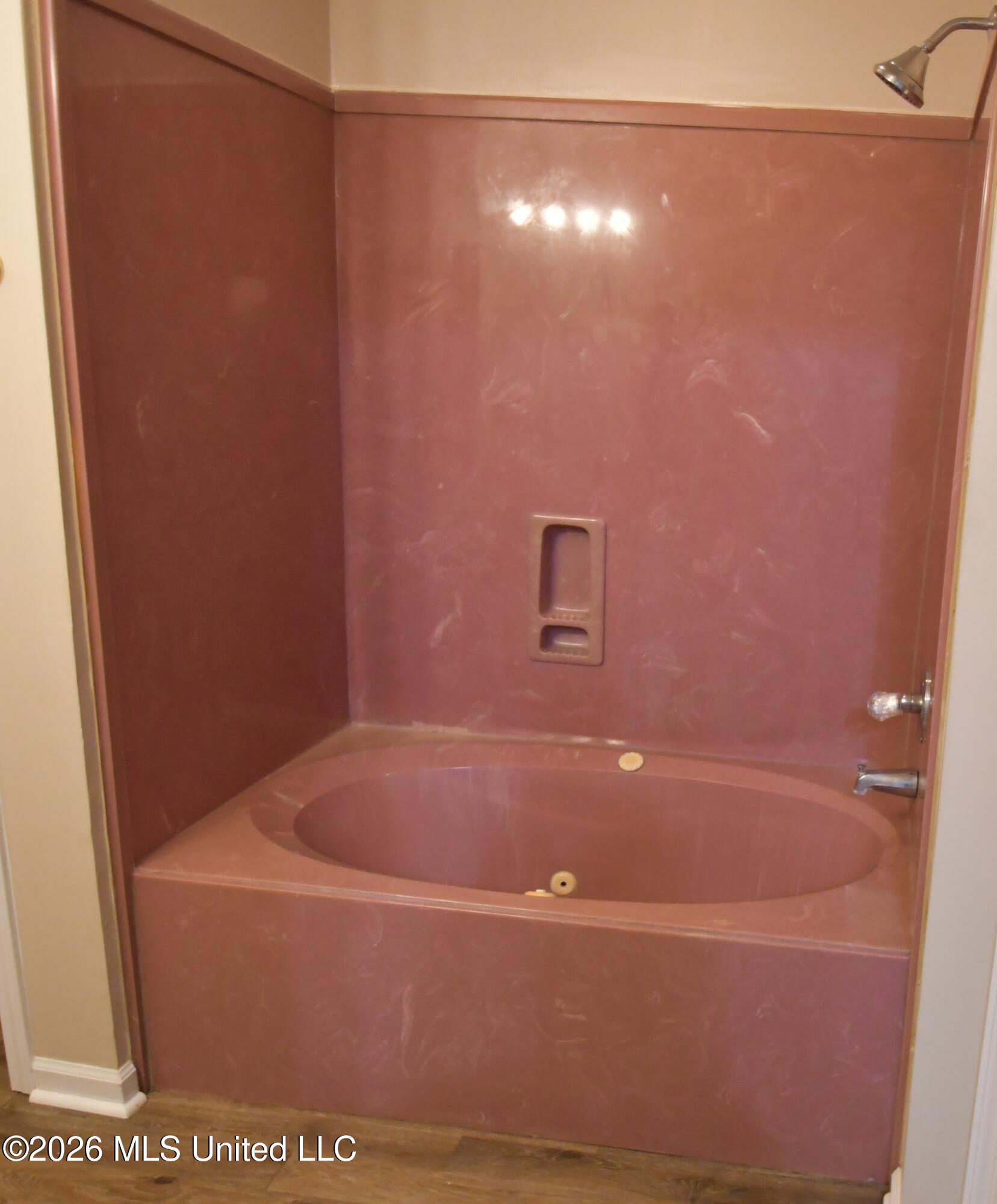 7186 Goodman Ridge Drive Property Photo 10