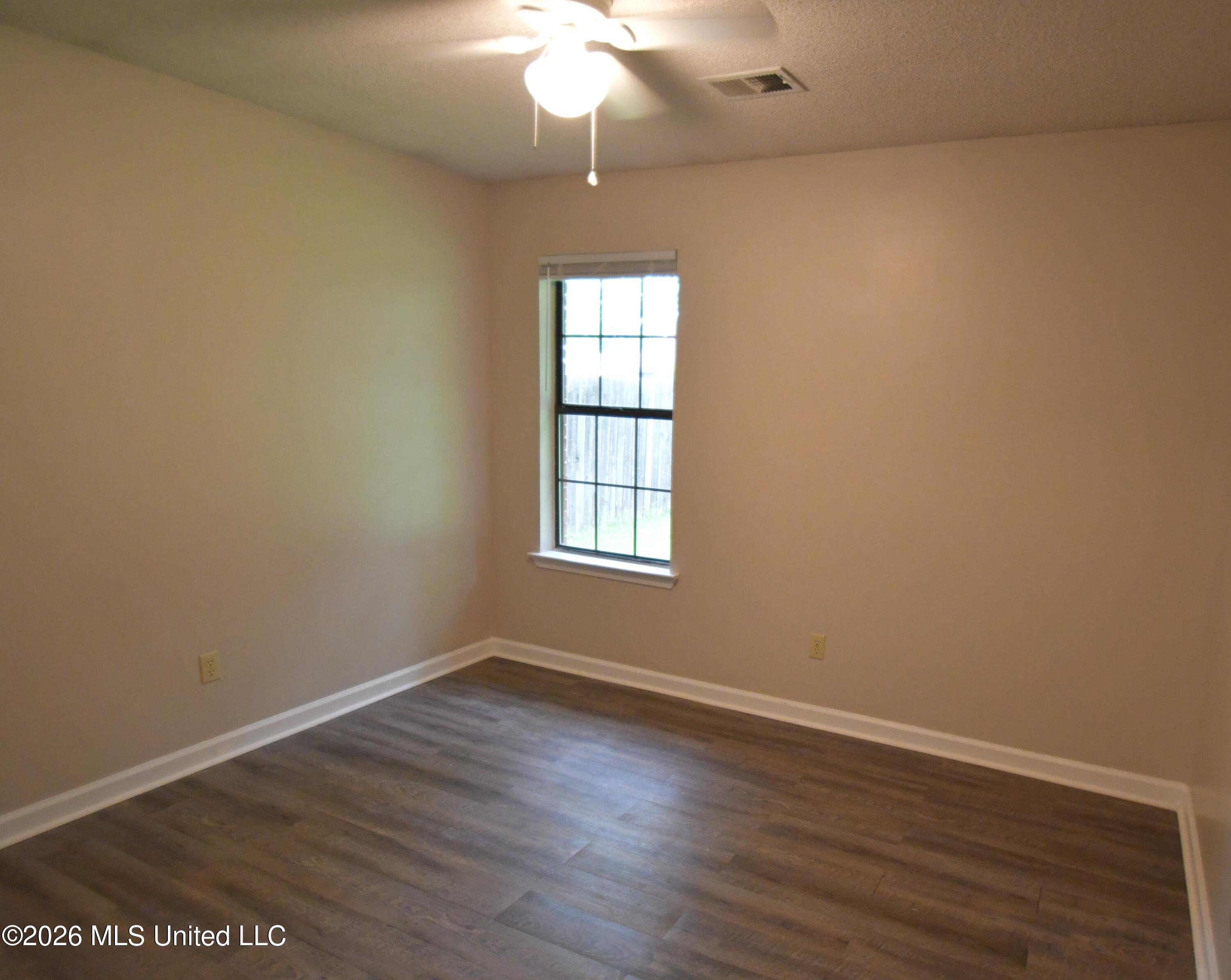 7186 Goodman Ridge Drive Property Photo 12