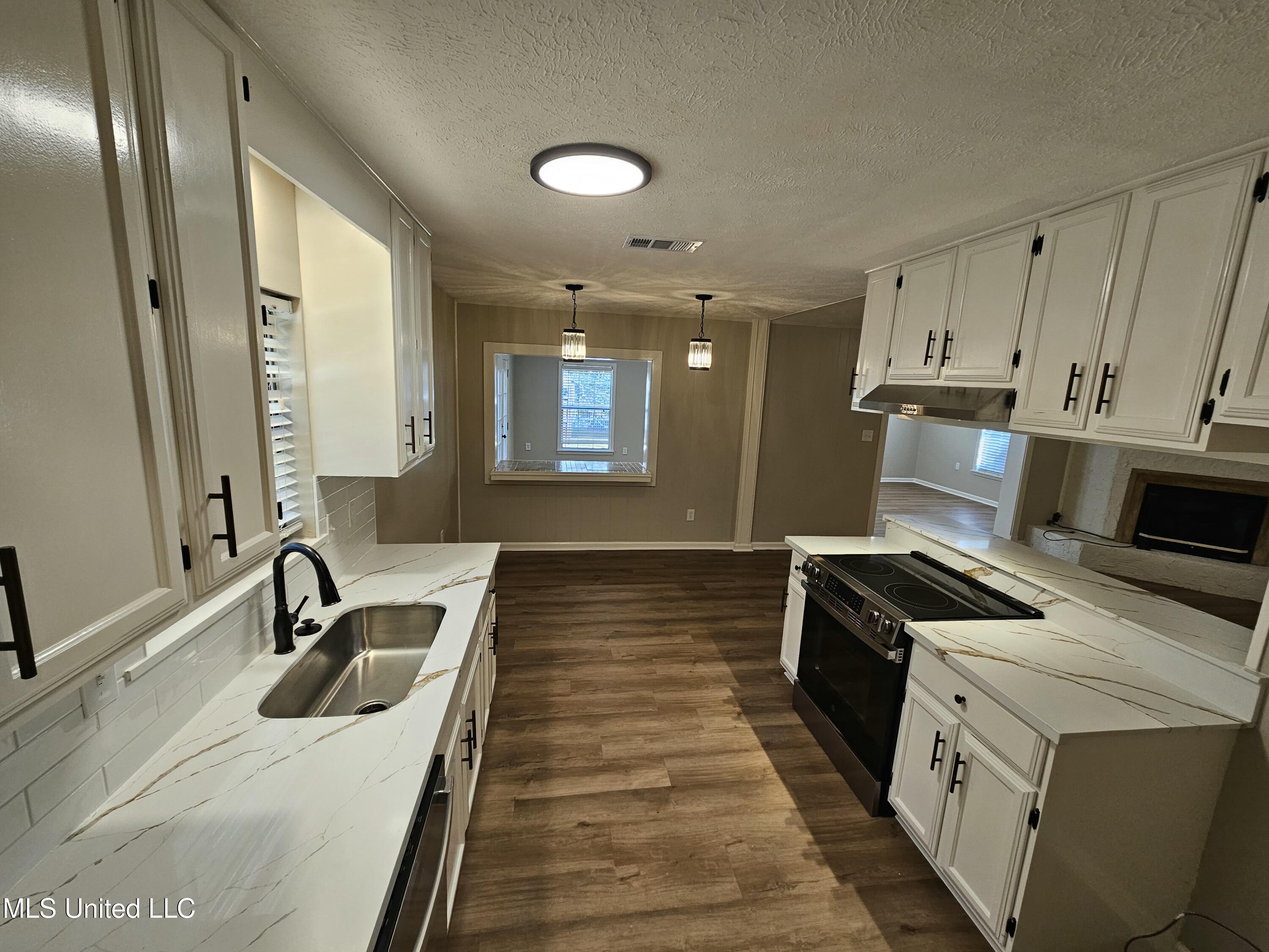 102 Magnolia Circle Property Photo 9