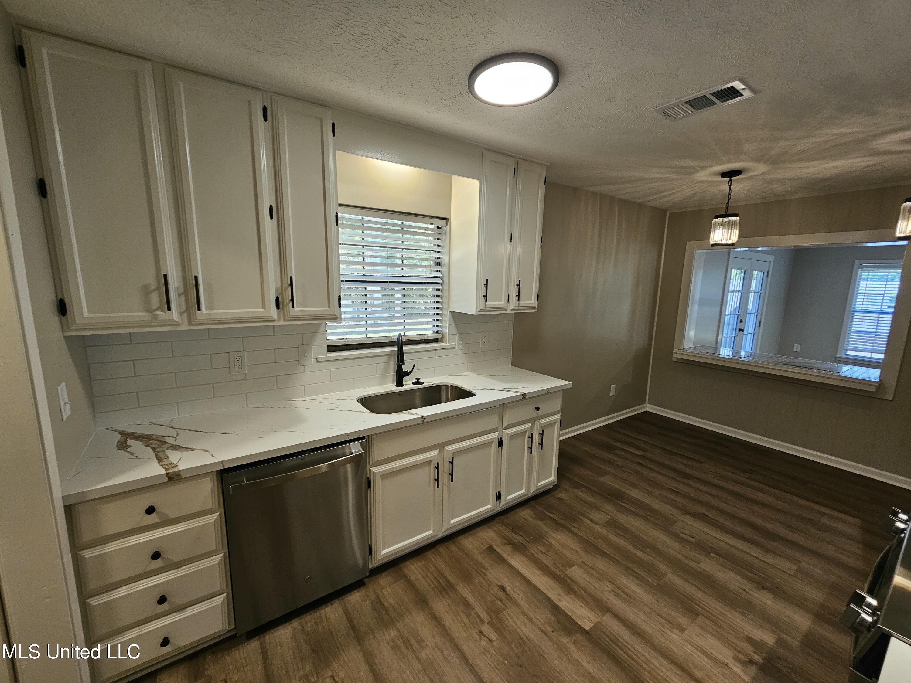 102 Magnolia Circle Property Photo 11
