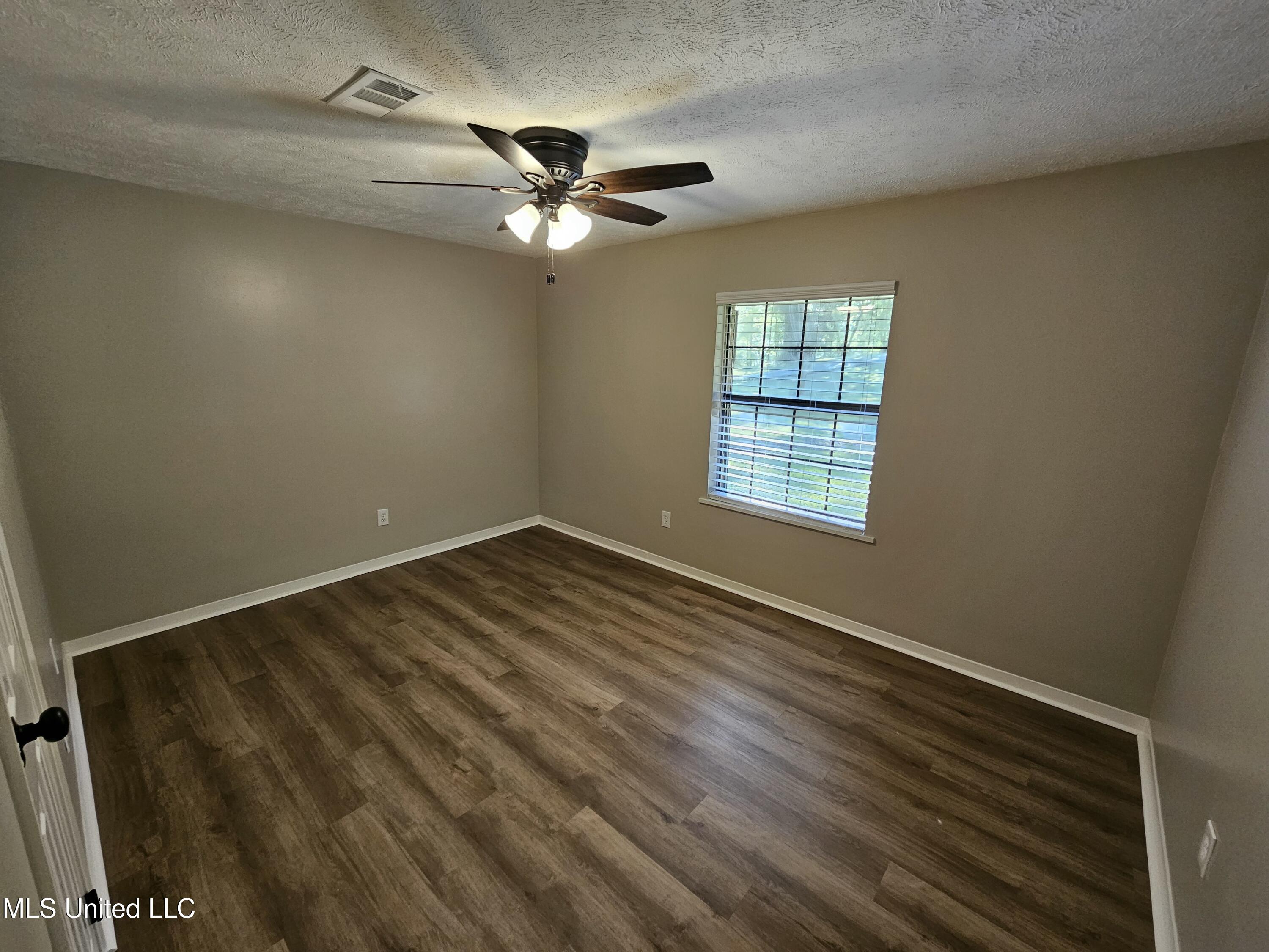 102 Magnolia Circle Property Photo 14