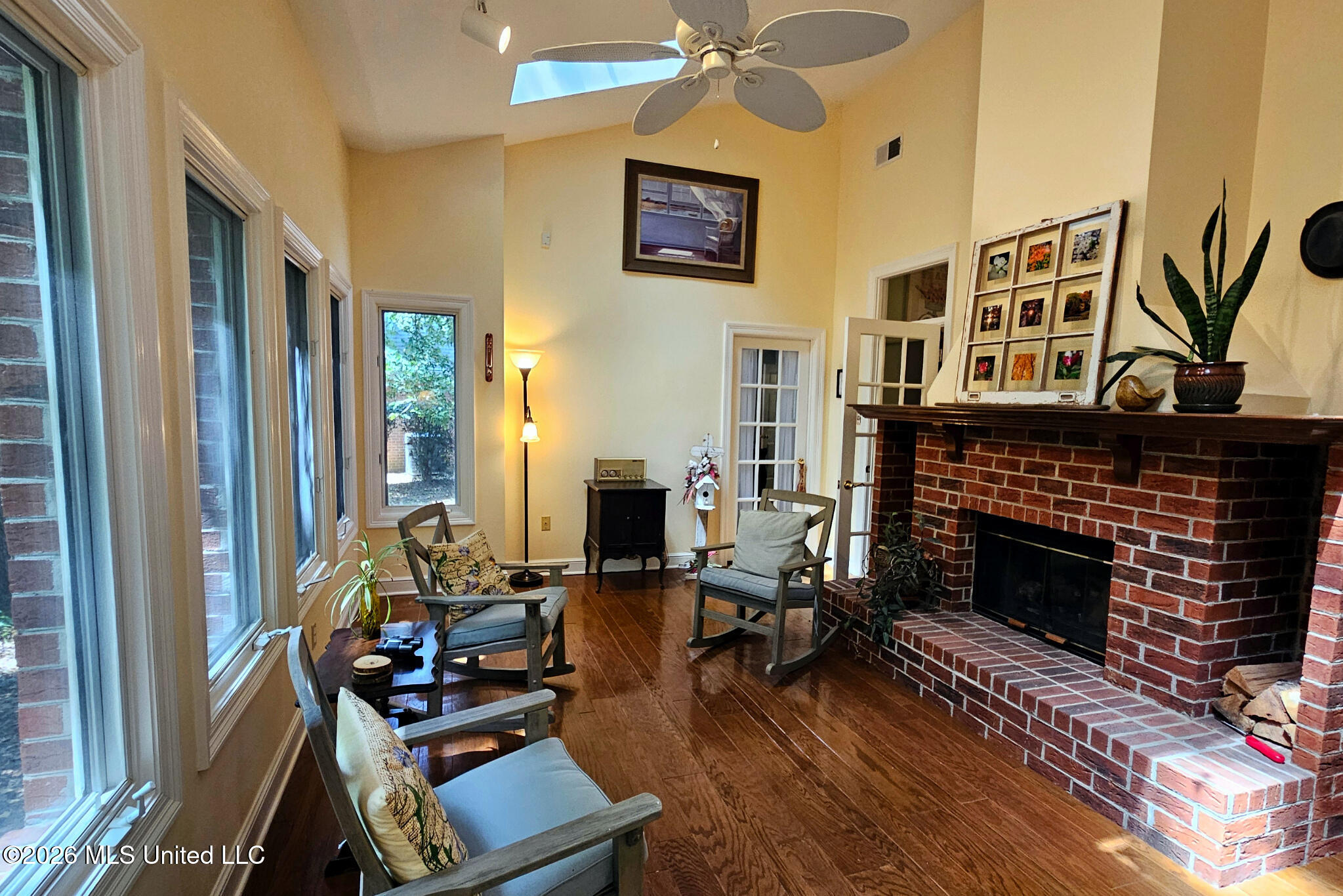8265 Windersgate Drive Property Photo 6