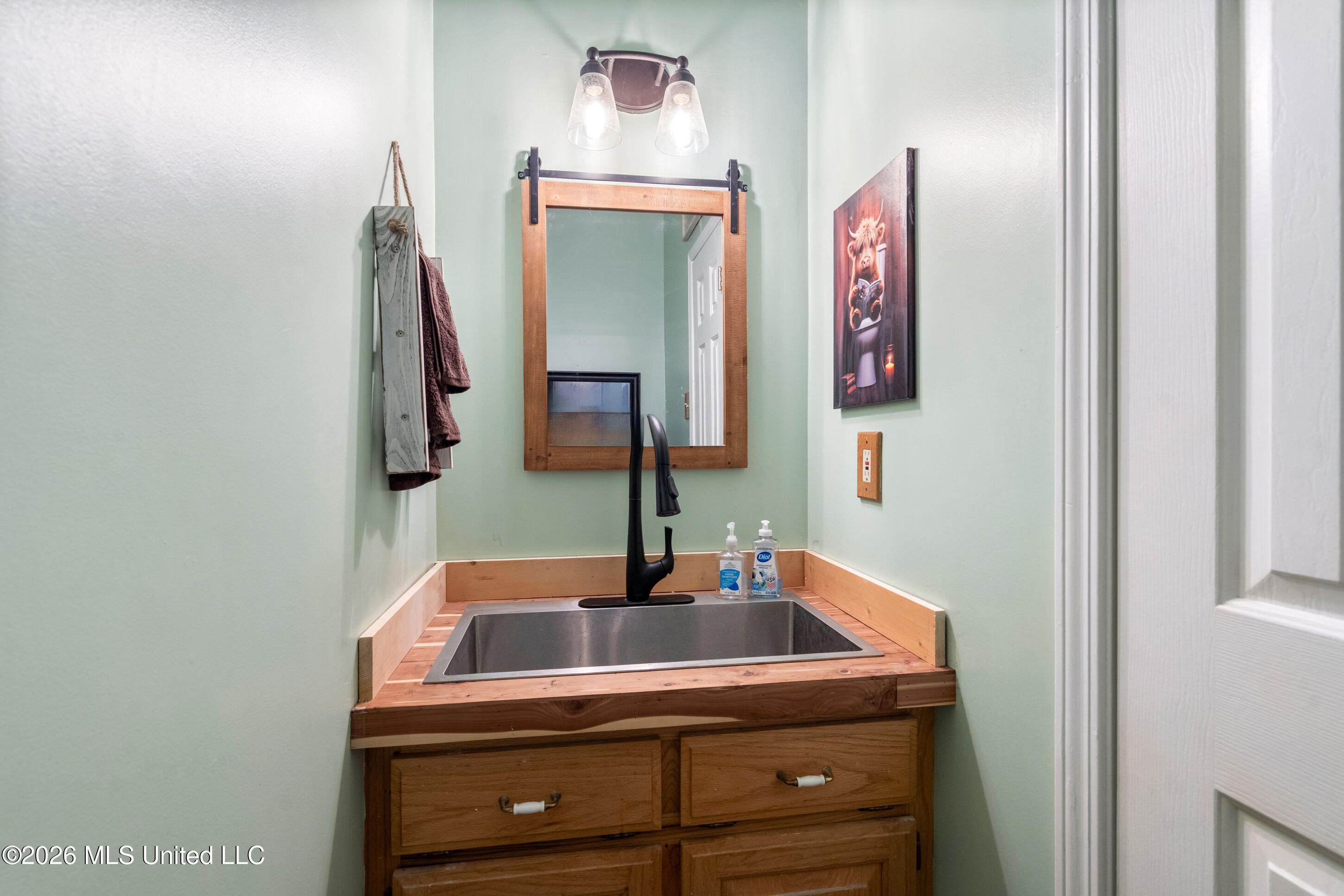 8265 Windersgate Drive Property Photo 18
