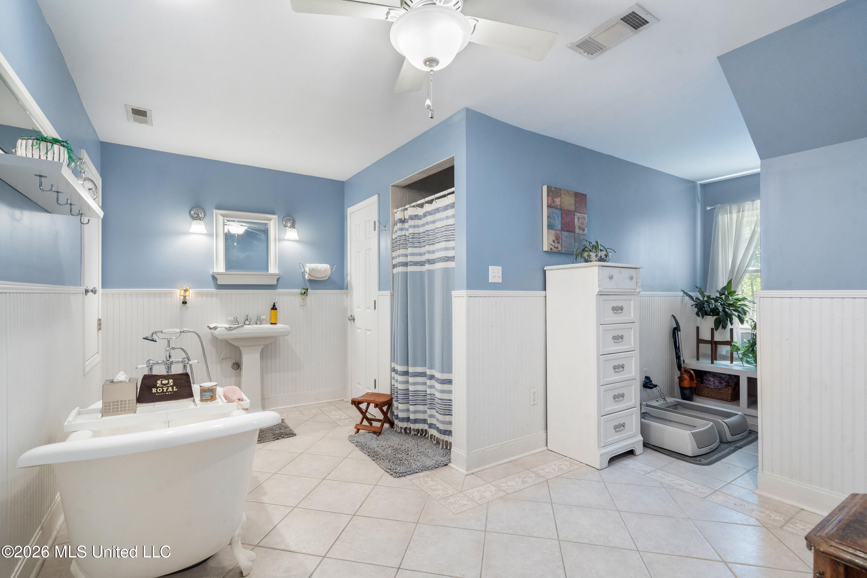 8265 Windersgate Drive Property Photo 32
