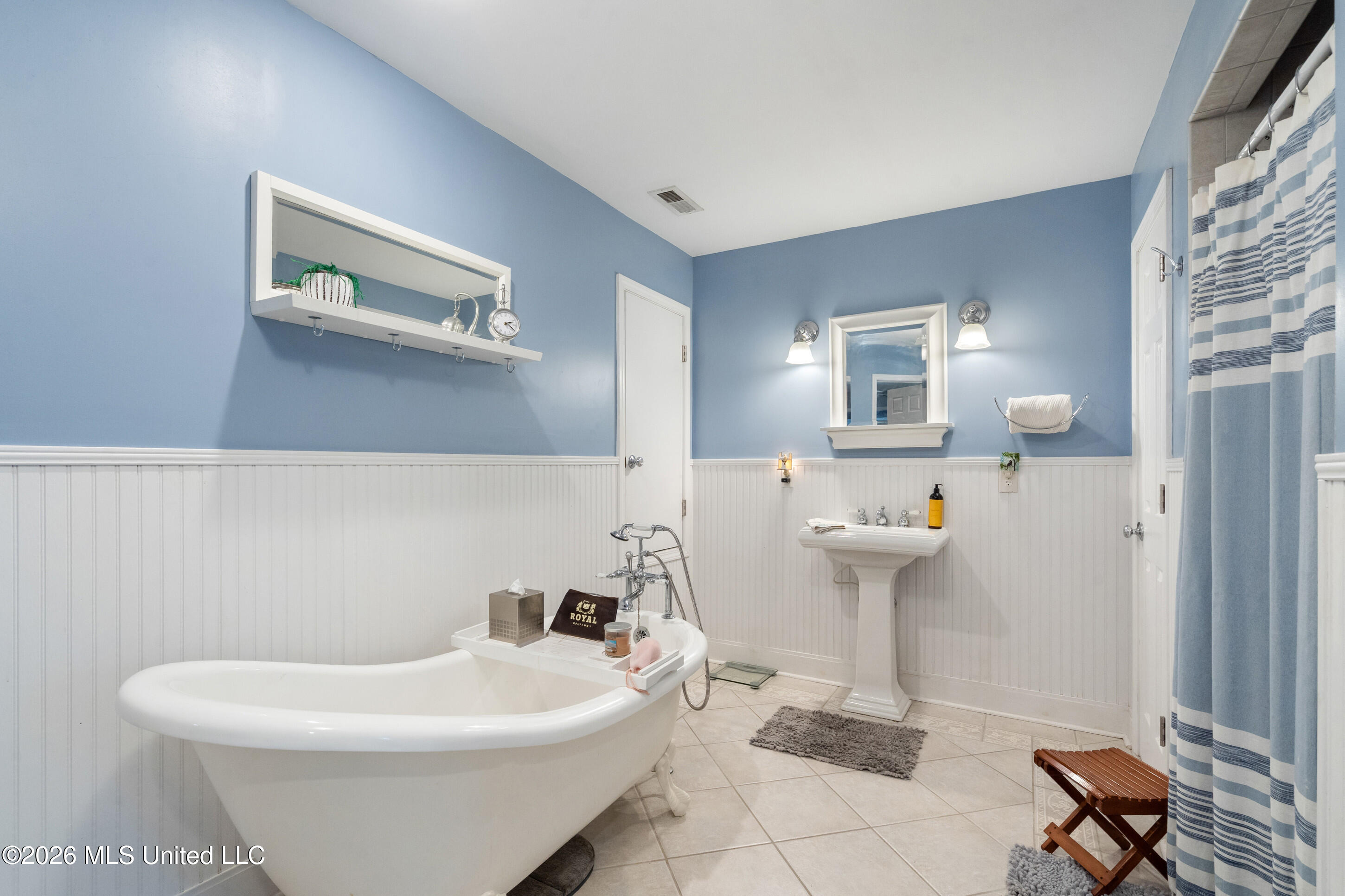 8265 Windersgate Drive Property Photo 33