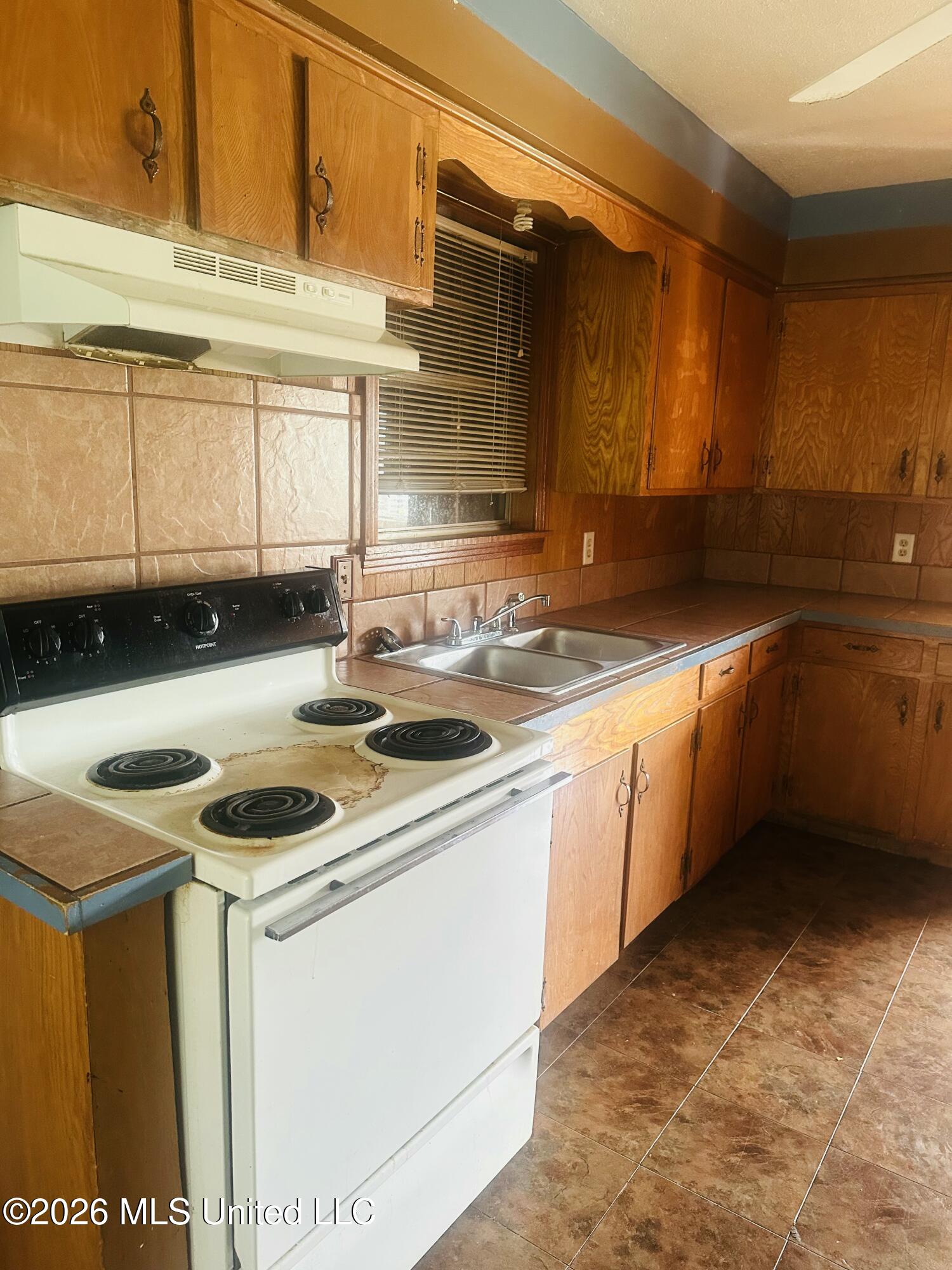 508 Queen Park Circle Property Photo 18