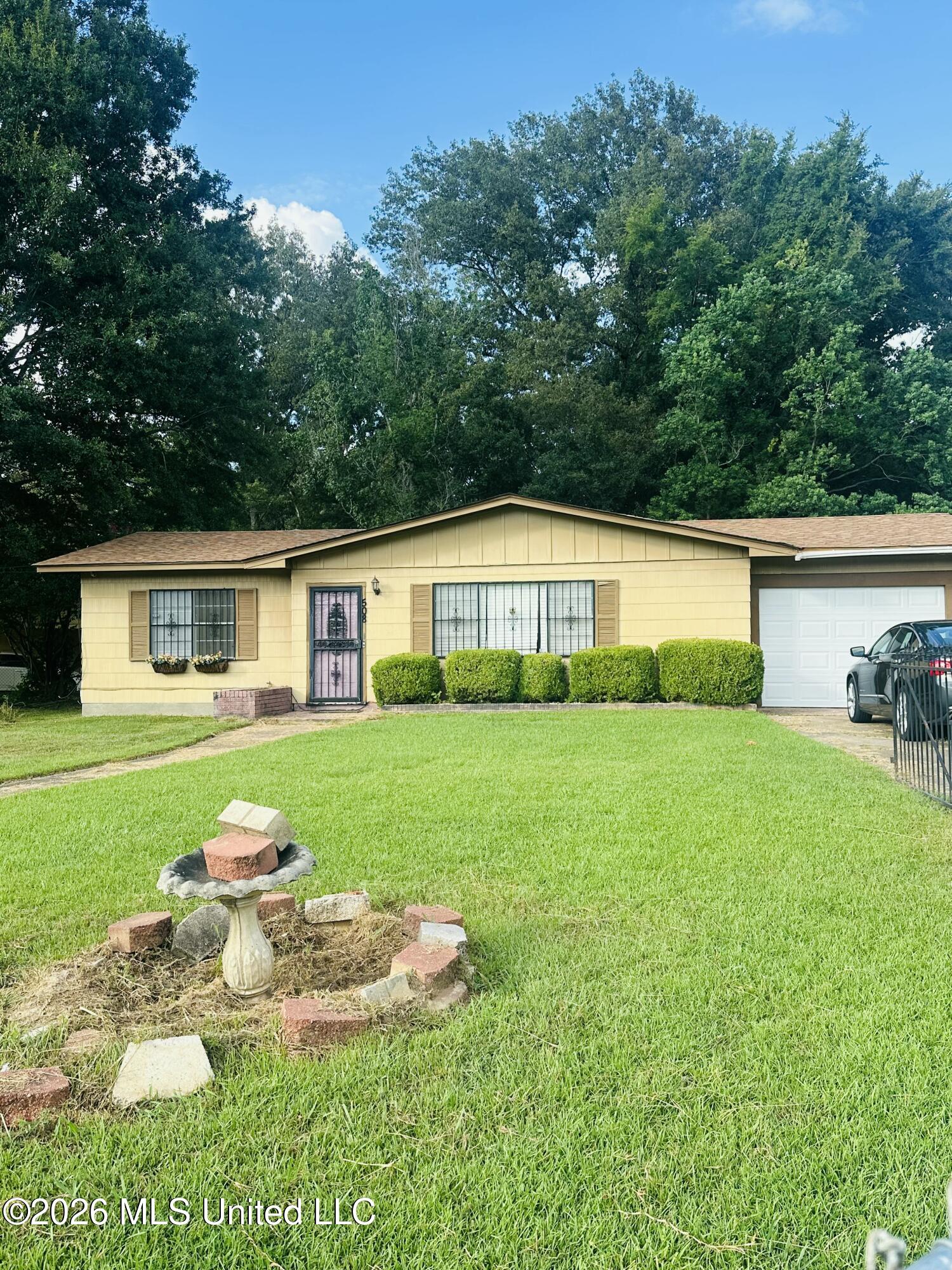 508 Queen Park Circle Property Photo 27