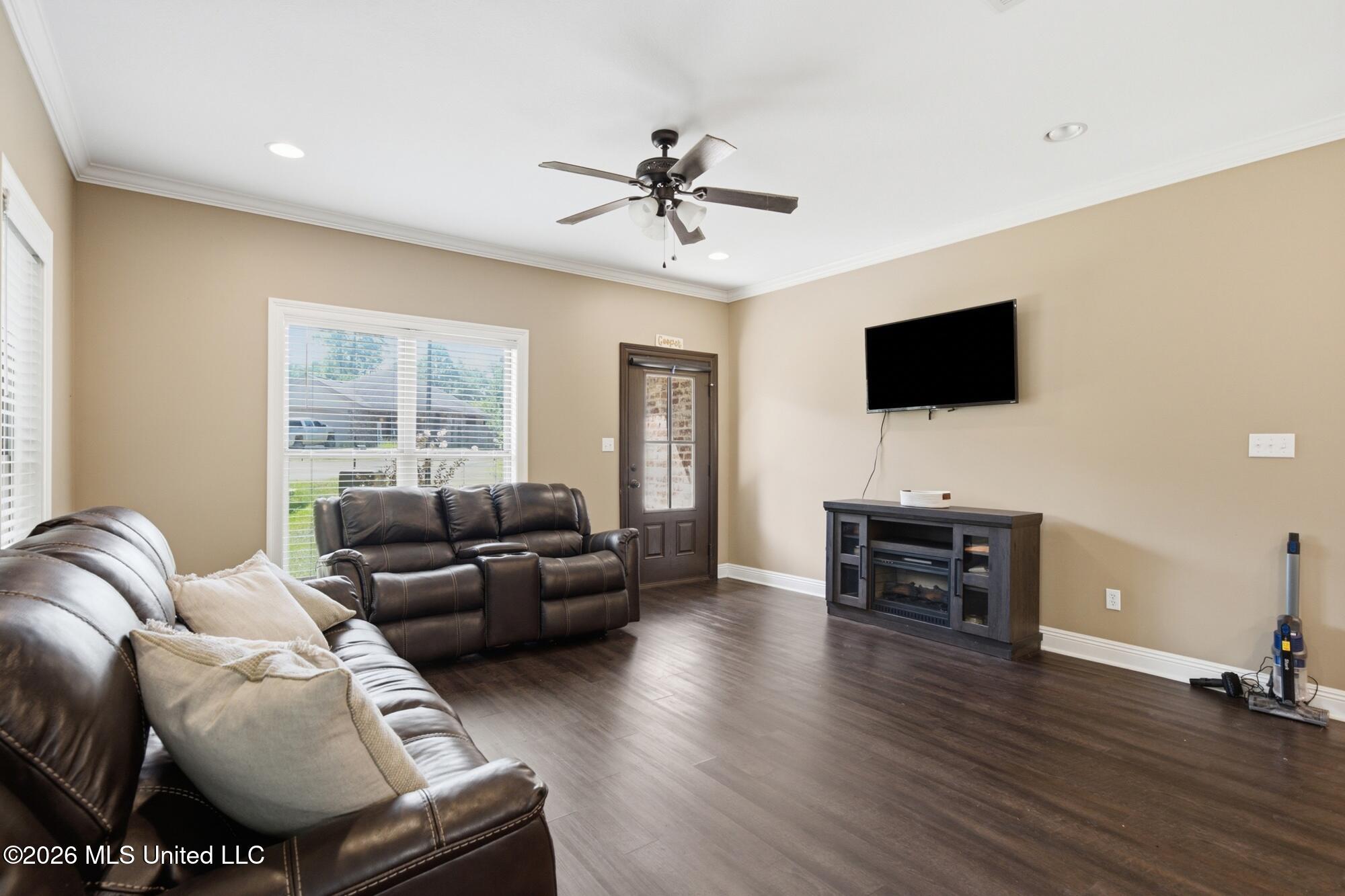 13 Sienna Lane Property Photo 6