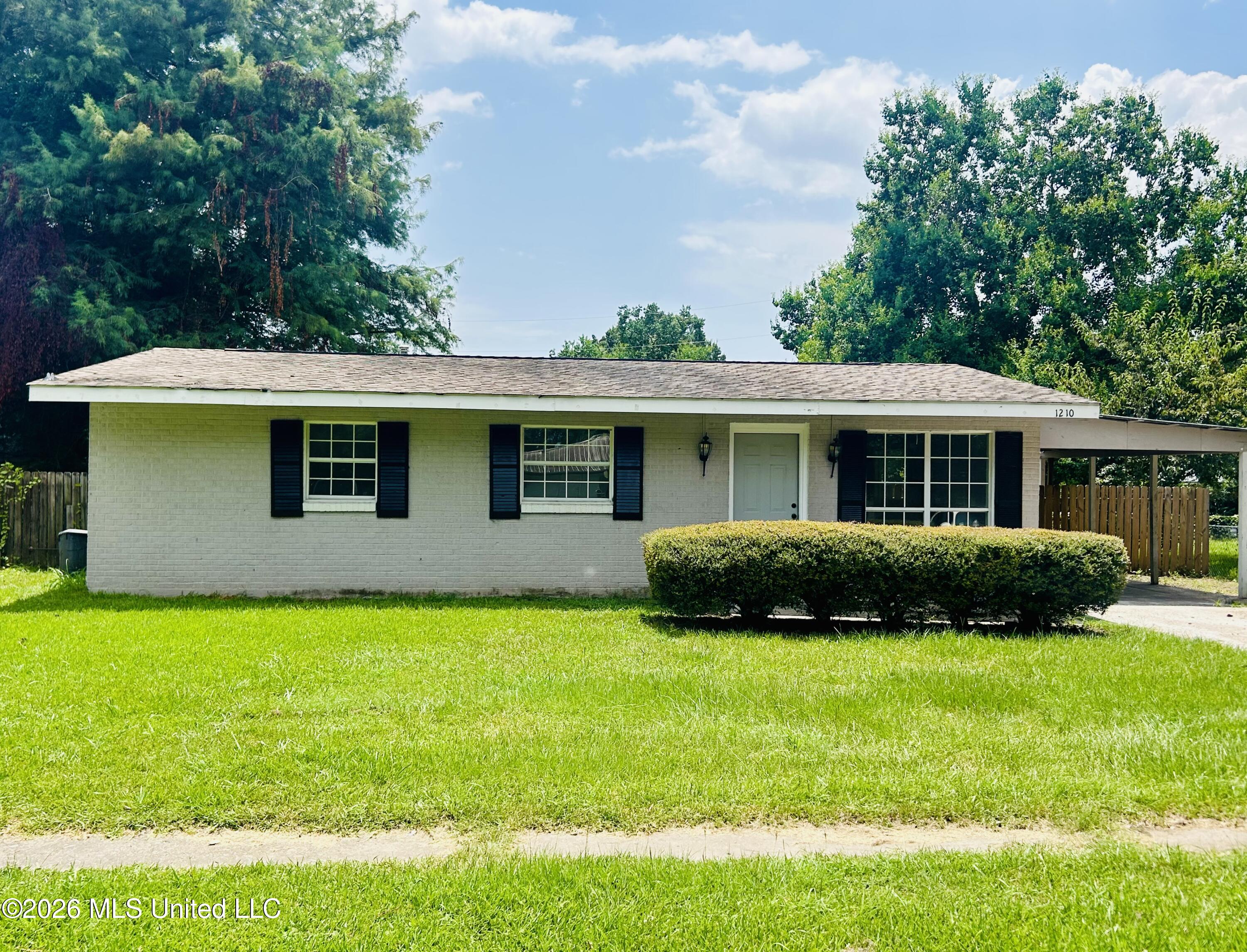 1210 Plum Street Property Photo 1