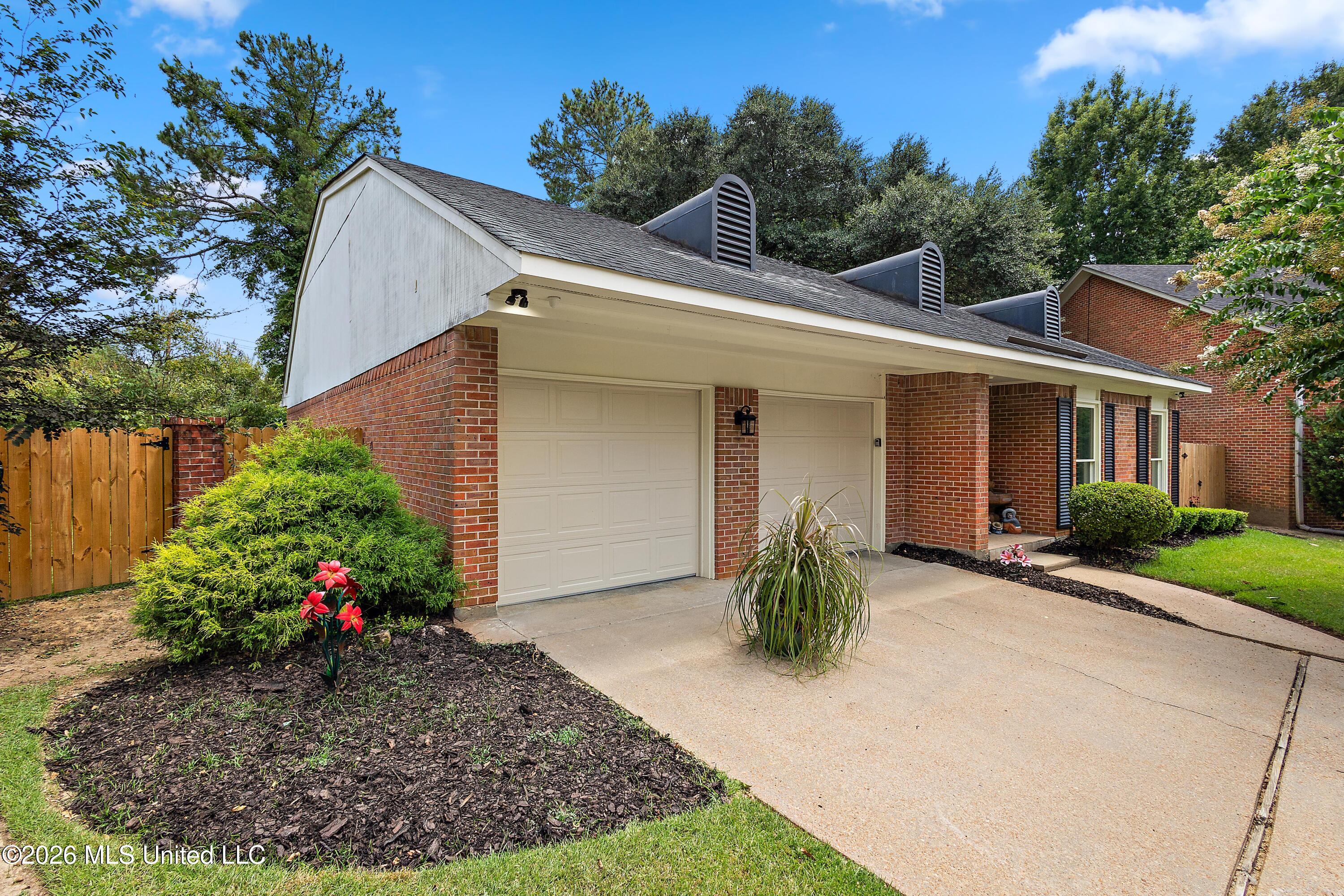 42 Robinwood Place Property Photo 2